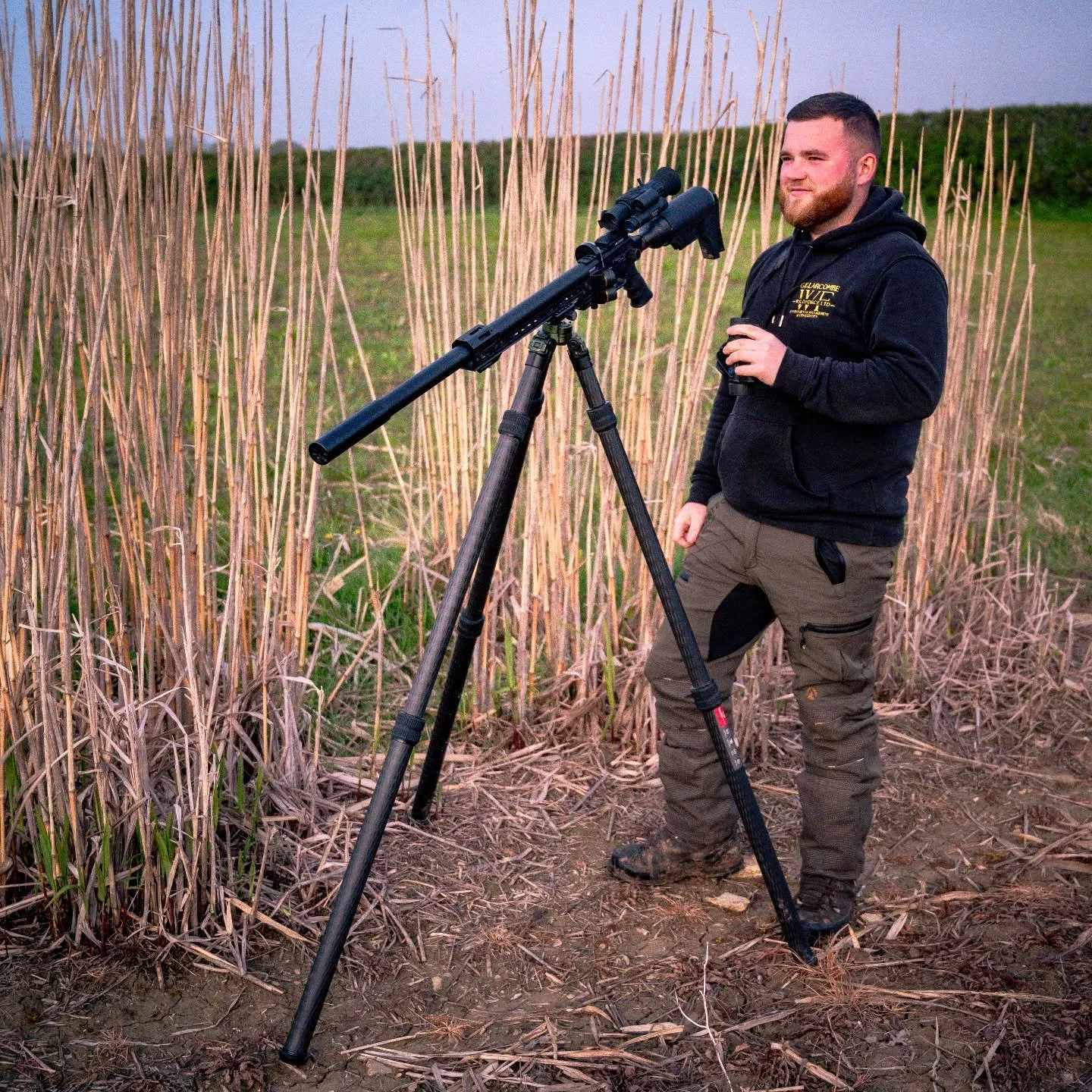 Don&rsquo;t let rabbits eat into your profits 🐇🚜
Strong crop protection starts with smart pest management.

Airgun: @fxairguns
Tripod: @sunwayfoto.official
Scope: @dnt_optics

Wearing the @arbortecfw Breatheflex Pro Chainsaw Trousers Design A Class