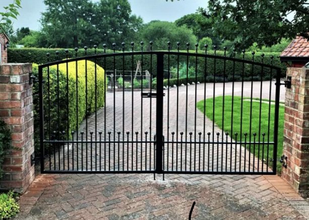 cast+rion+gates+installed+in+the+west+midlands+by+GDRIMG_8604.jpg