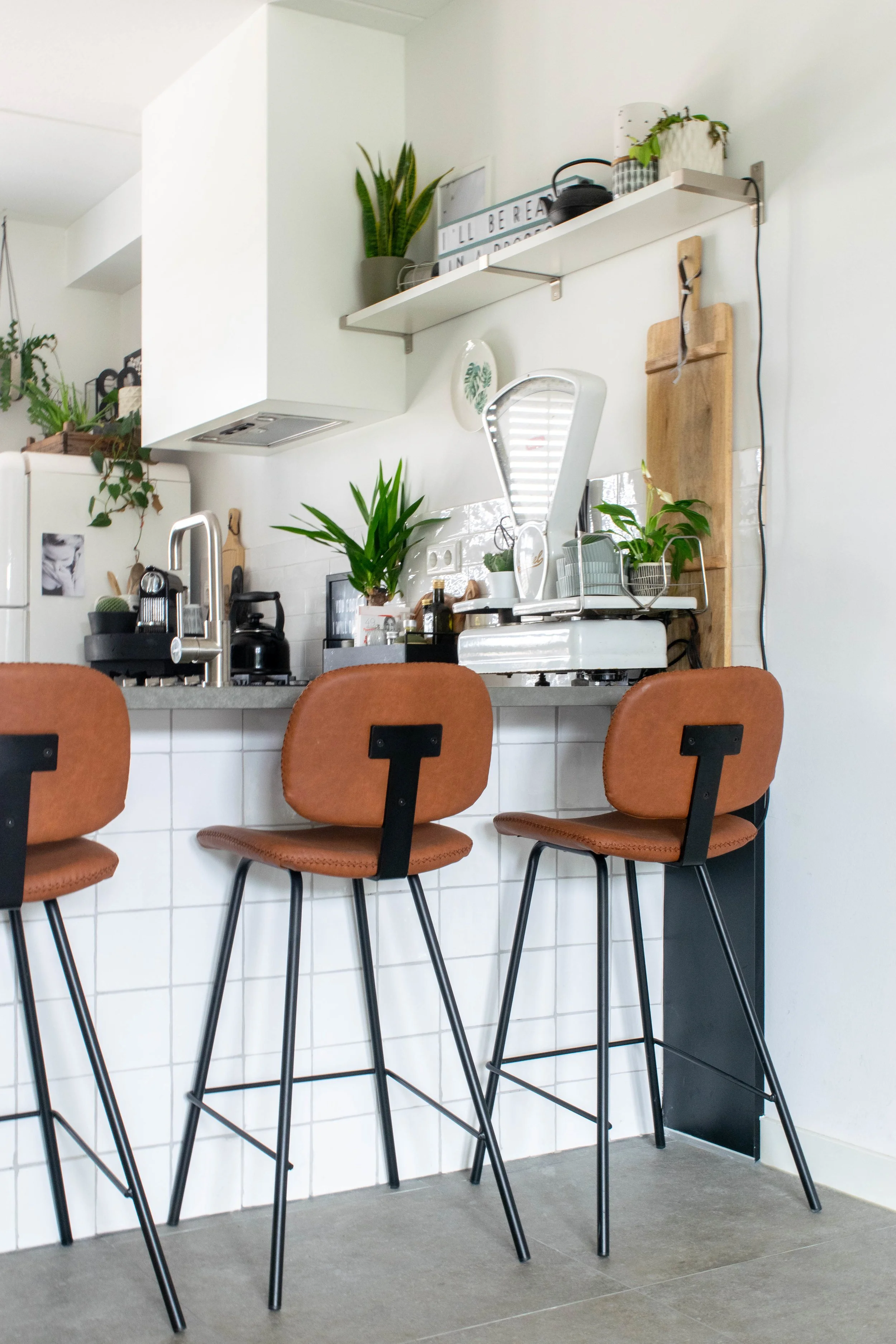 keuken met barkrukken