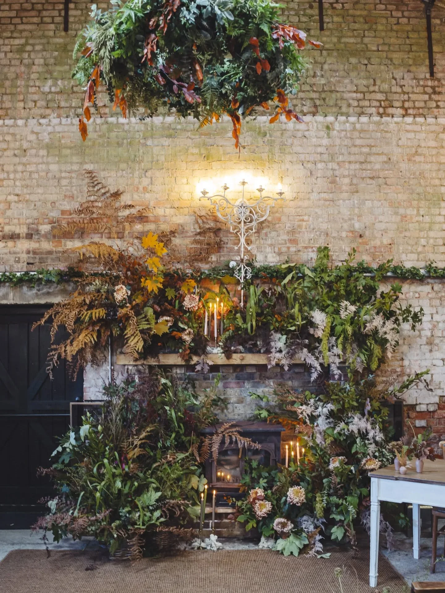 It's easy to choose the path of familiarity and do what others have done before you, but it takes courage and imagination to swim in the opposite direction.. 🌿✨ 

Alex &amp; Frankie chose to do it differently and it totally paid off. 

This is the l