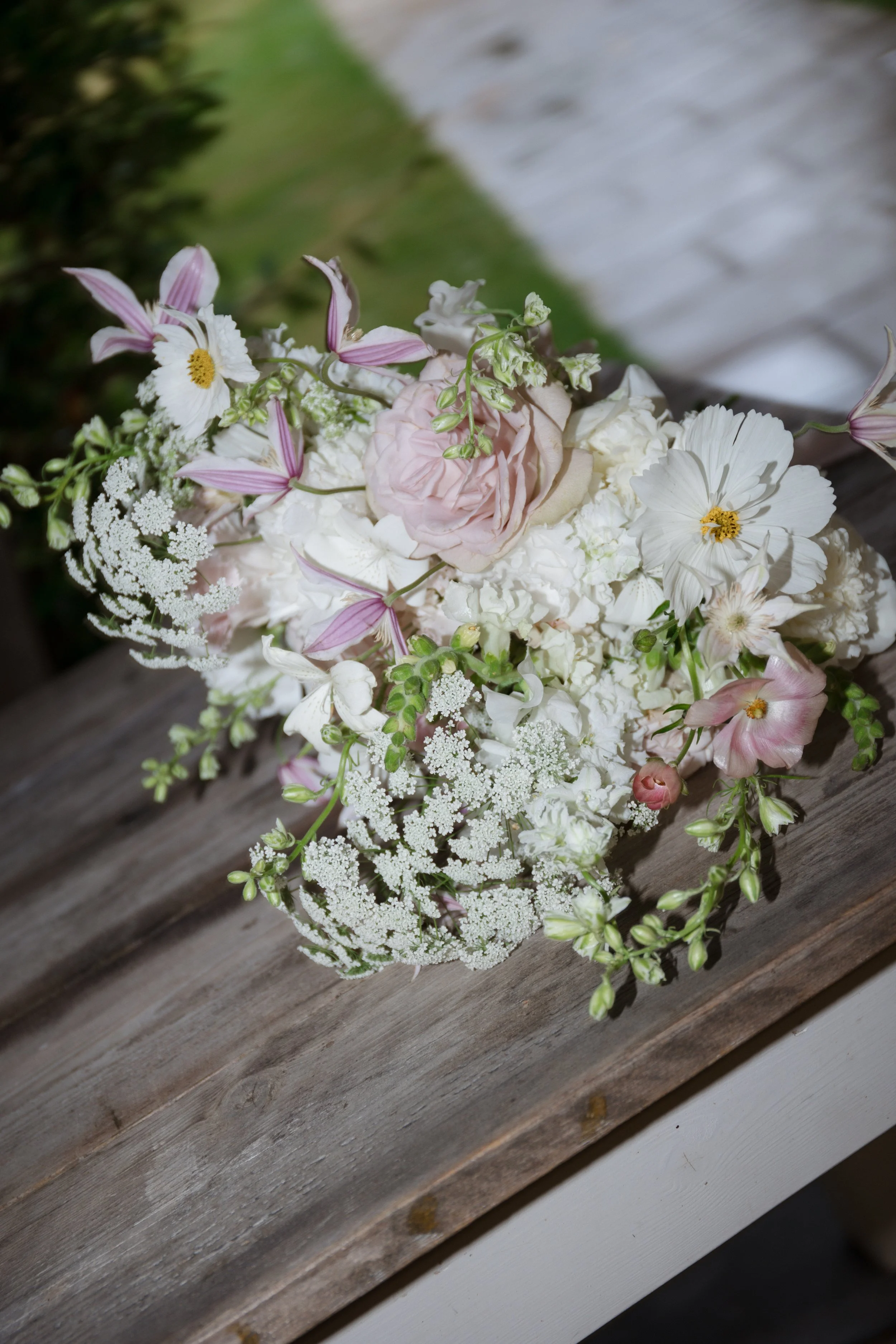 millbridge-court-bridal-bouquet-imagejpg