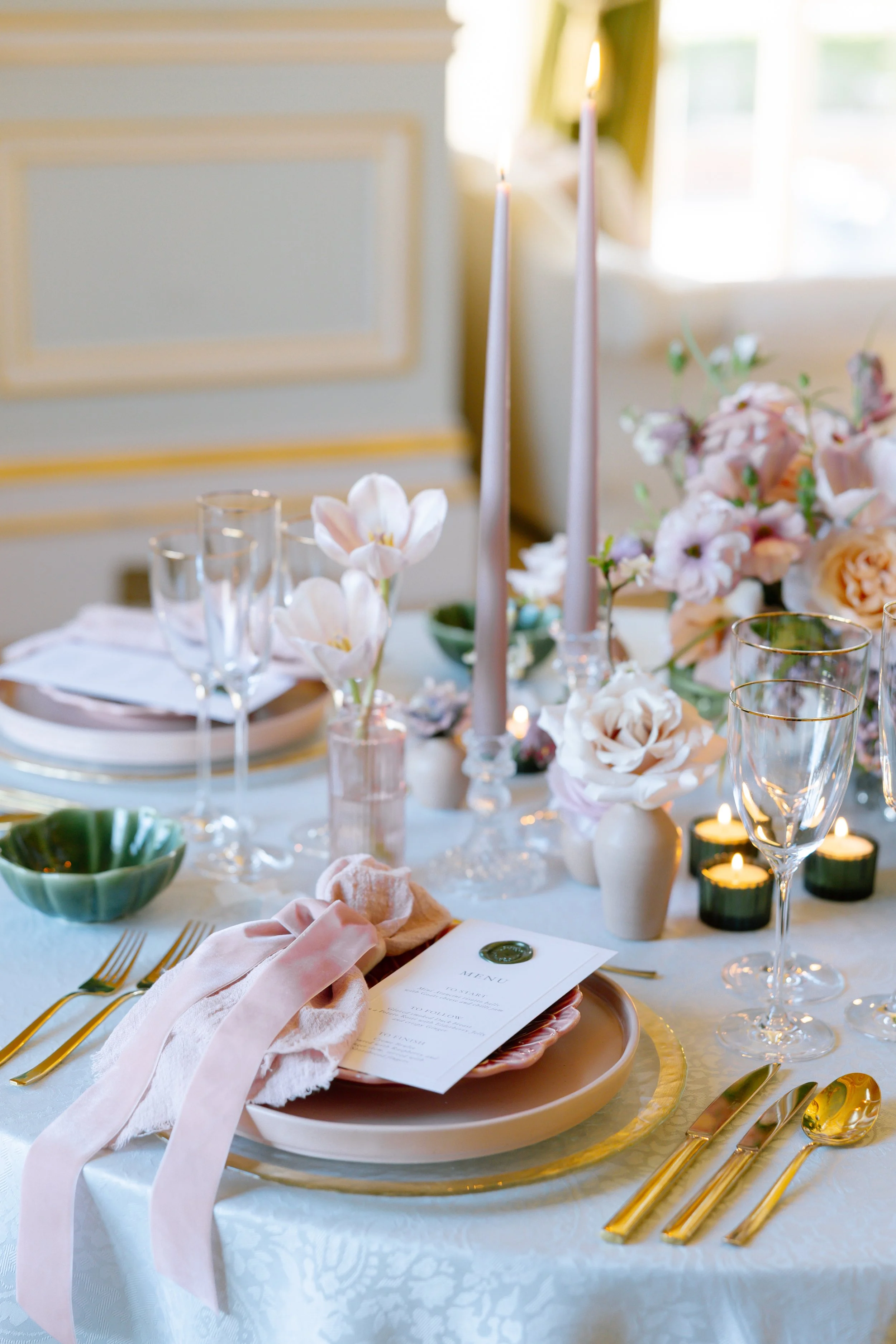 Fetcham Park Intimate spring wedding with seasonal flwoers in pinks, lilacs and peaches