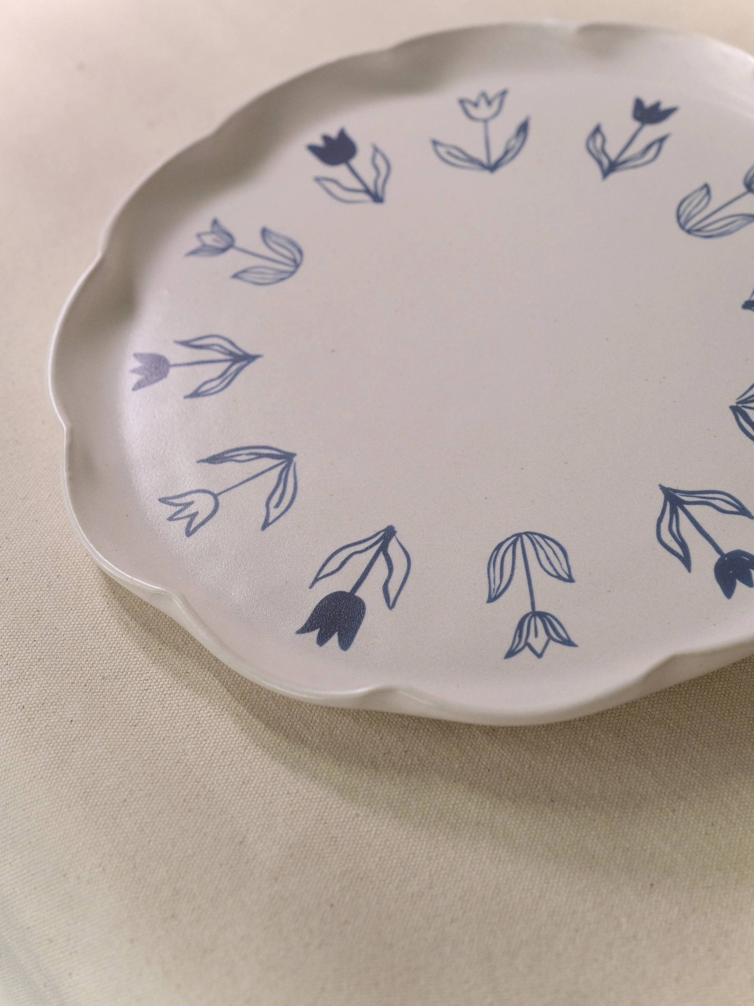Little Fire Ceramics_Aly Miller_Illustrated Tulip Plate_Close Up.JPG