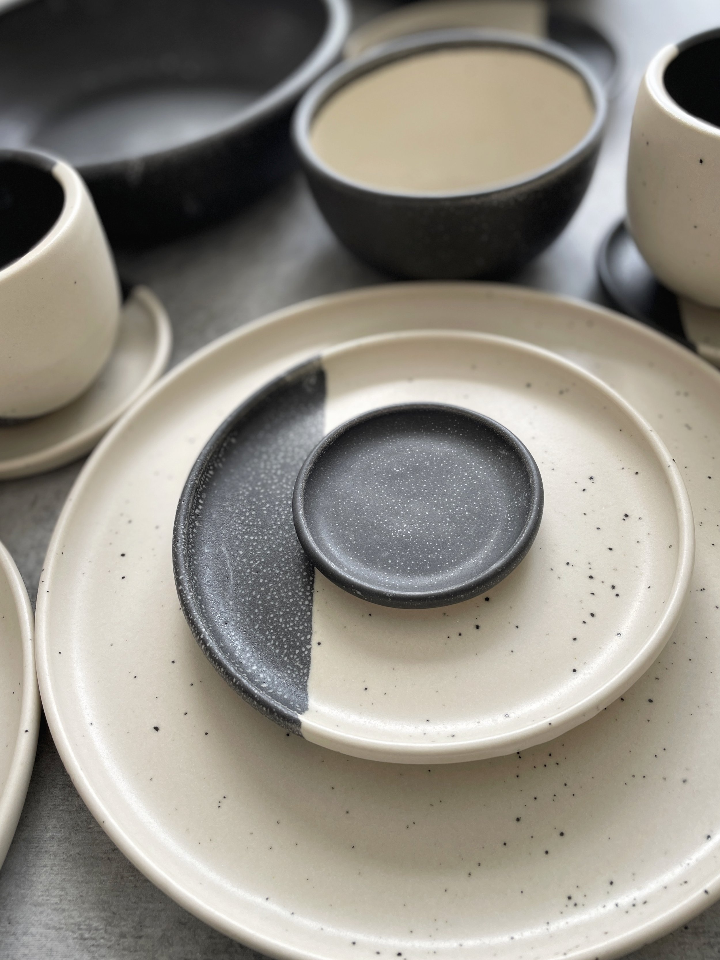 LittleFireCeramicsWeddingRegistry.Custom.Ceramics.EllenandJarrod.CloseUp.JPG
