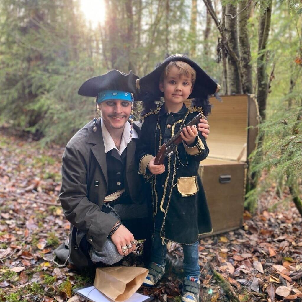 Hadde &aelig;ren av &aring; bes&oslash;ke Mikkel denne helgen! For en t&oslash;ff pirat ☠☠☠ gratulerer s&aring; mye med dagen 😄
.
.
.
.
.
.
.
.
.
#bursdagsunderholdning #bursdag #barnebursdag #sj&oslash;r&oslash;verfest #sj&oslash;r&oslash;ver #sj&o