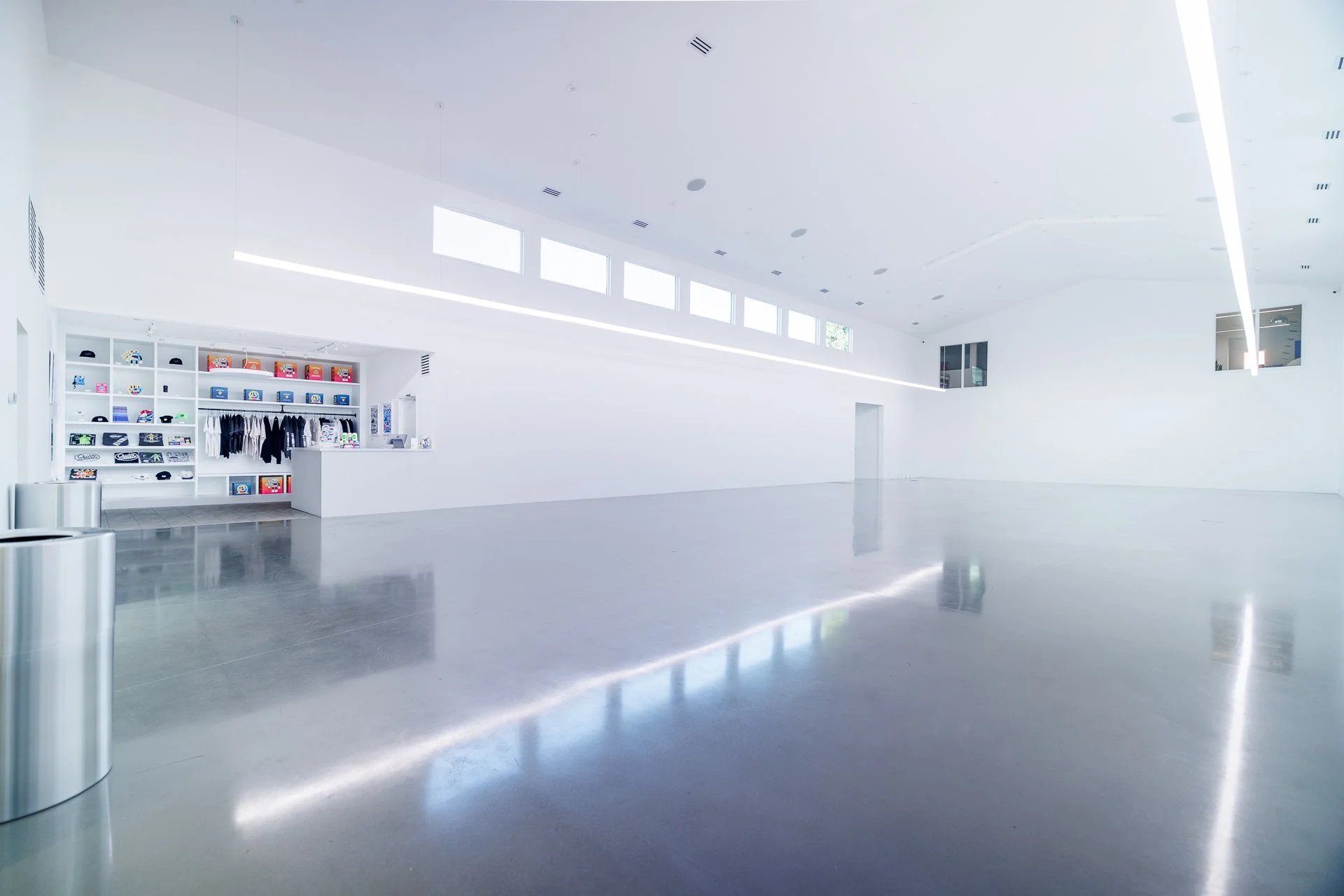 Open floor plan at ABV Gallery, a flexible event space in Atlanta for corporate gatherings and private events.