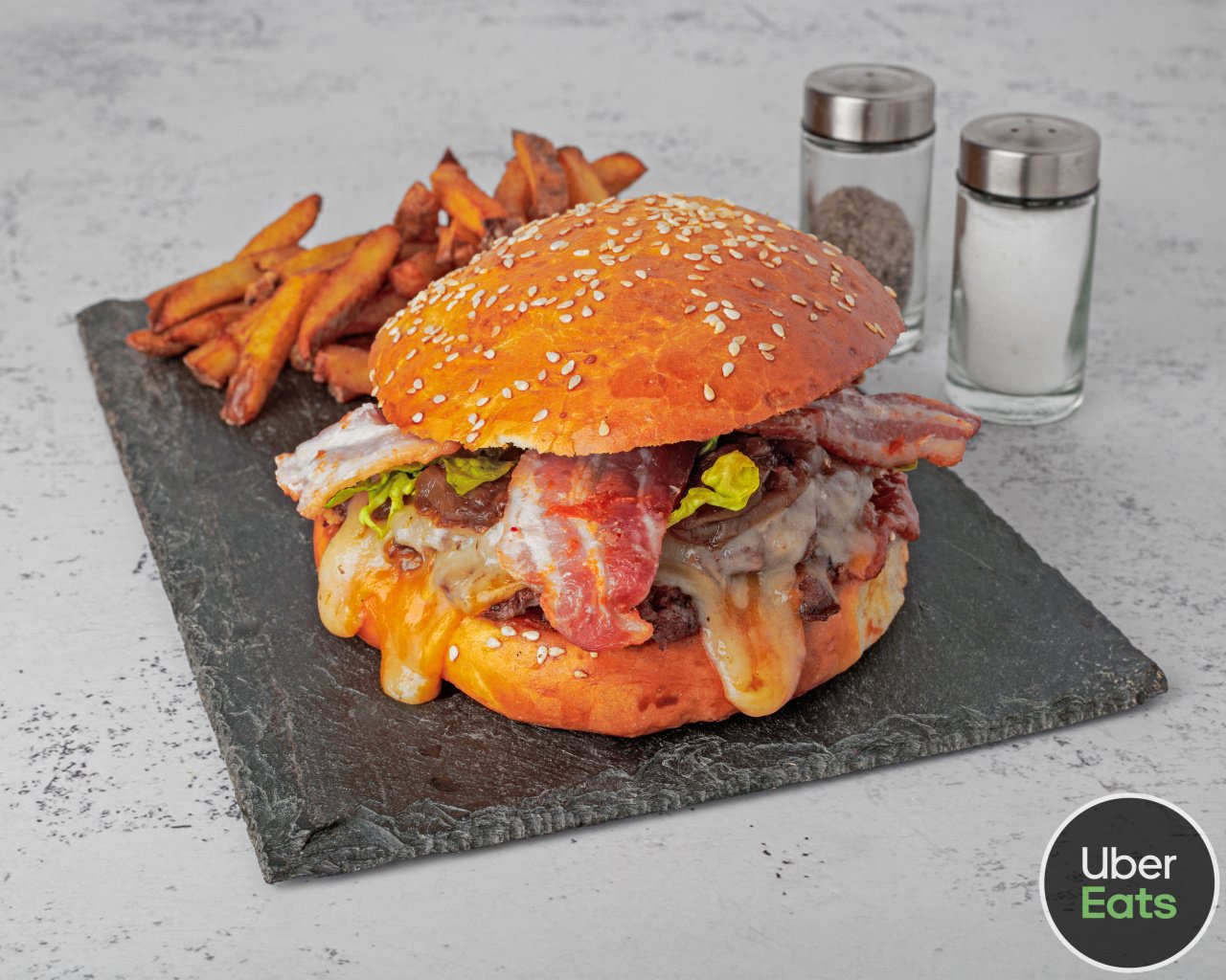 photoshoot_for_mate_cheesy_burger_bacon_550x440.jpg
