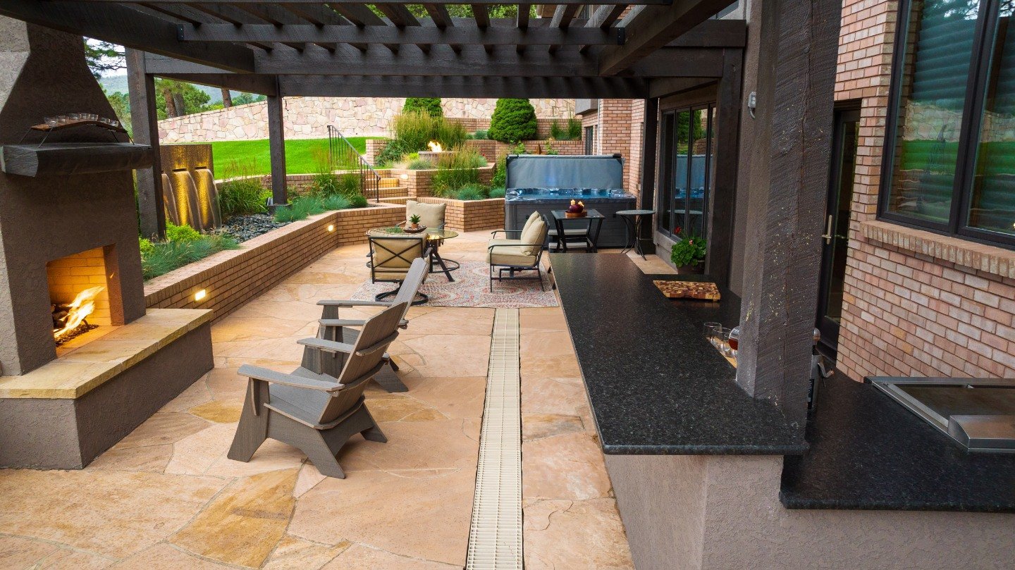 Modern patio in Briargate, CO