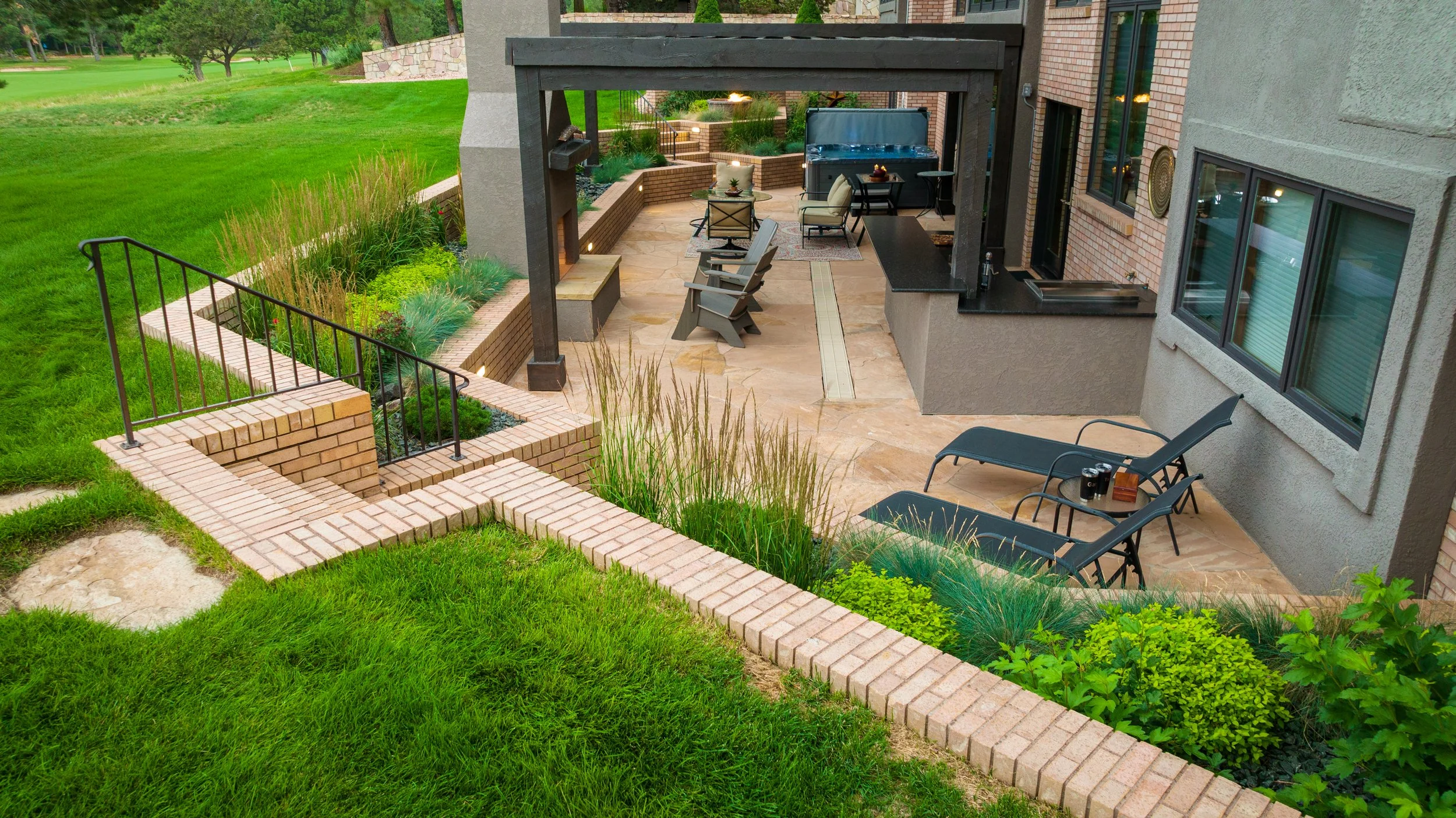 Hiner Outdoor Living-Hiner_Harencak_HR_221011-9.jpg