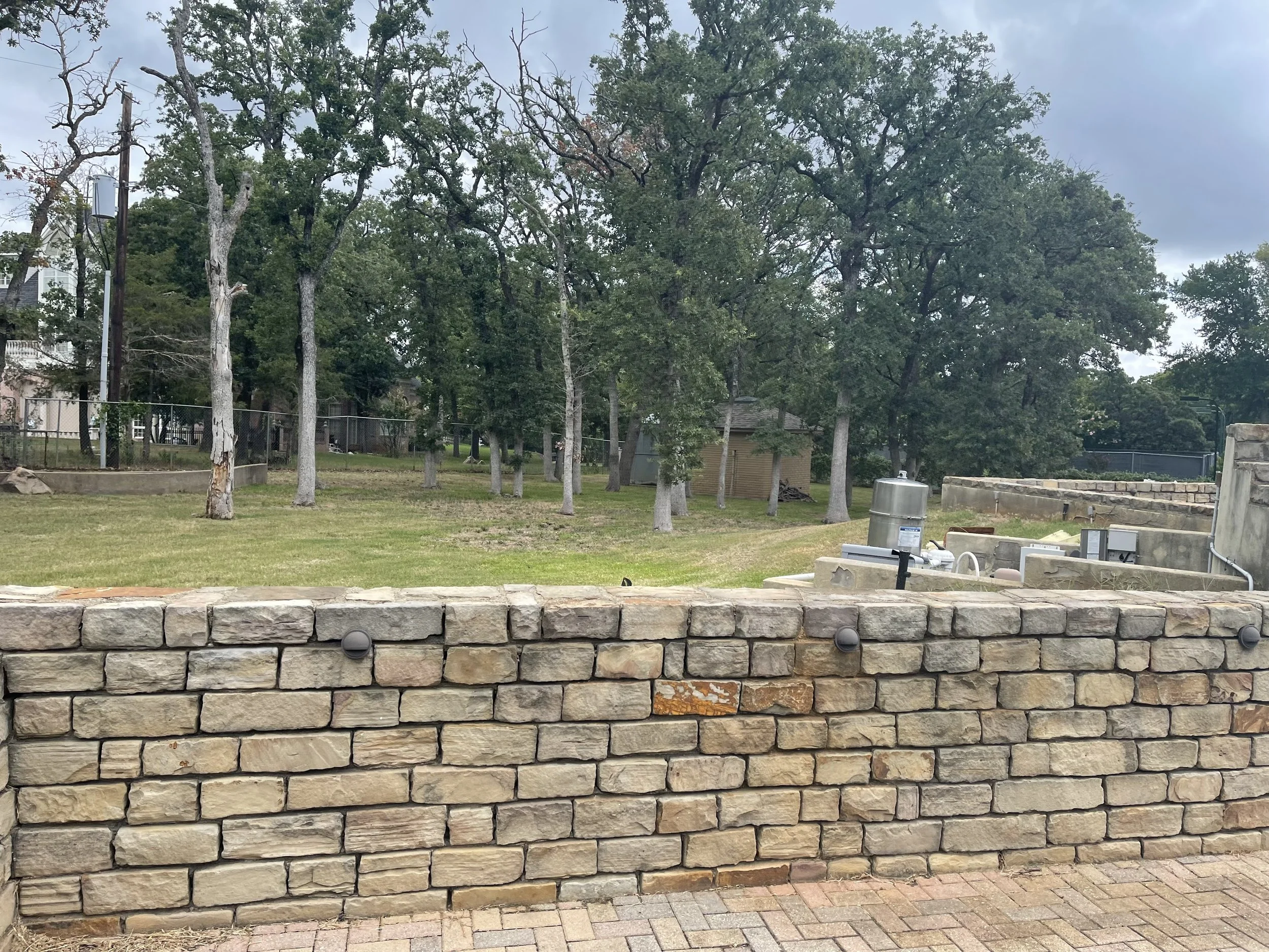 retaining wall contractor