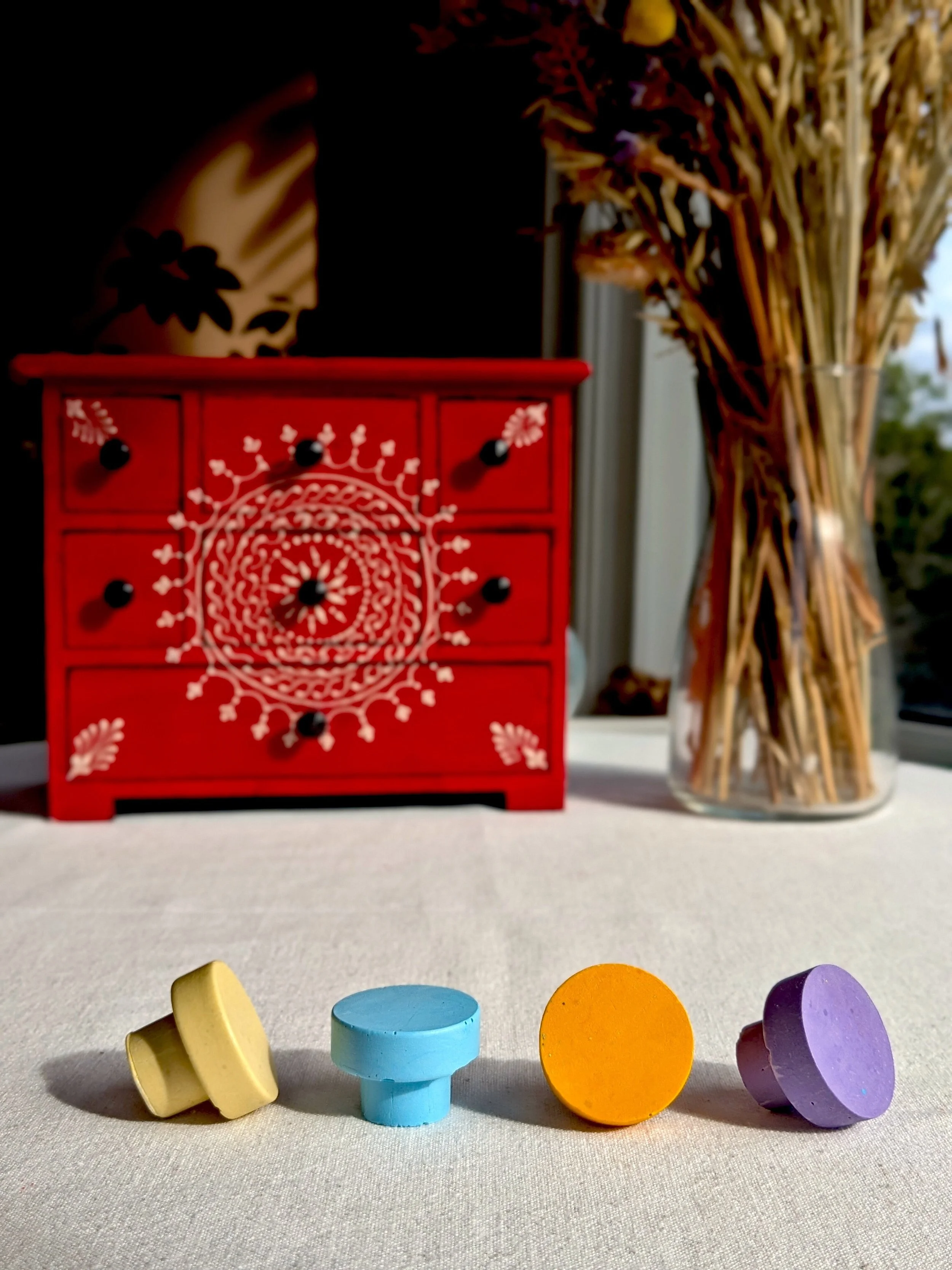 Plain Colour Furniture Knob Handle Set Workshop using Jesmonite Eco Resin