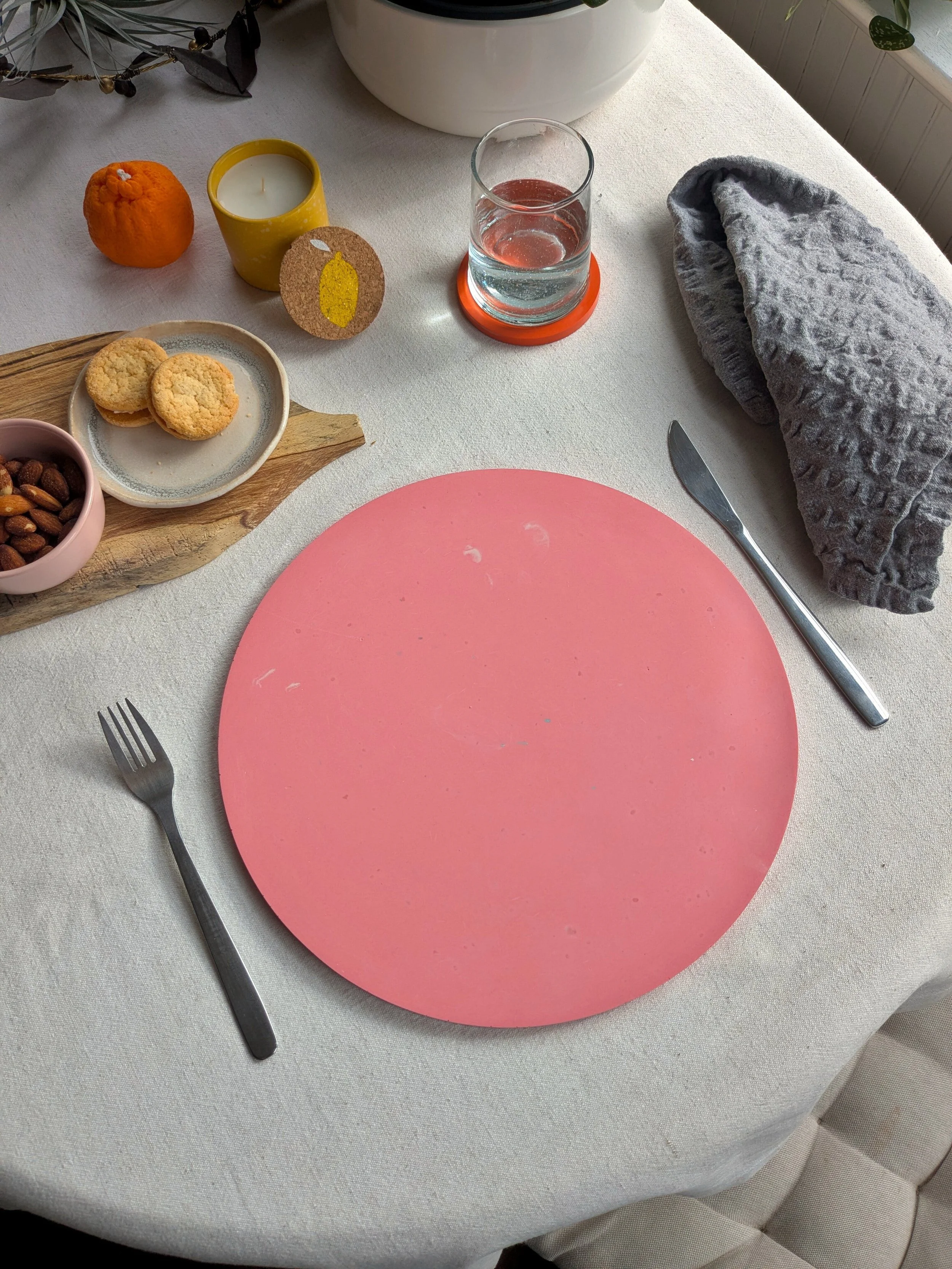 Plain Colour Placemat Workshop using Jesmonite Eco Resin