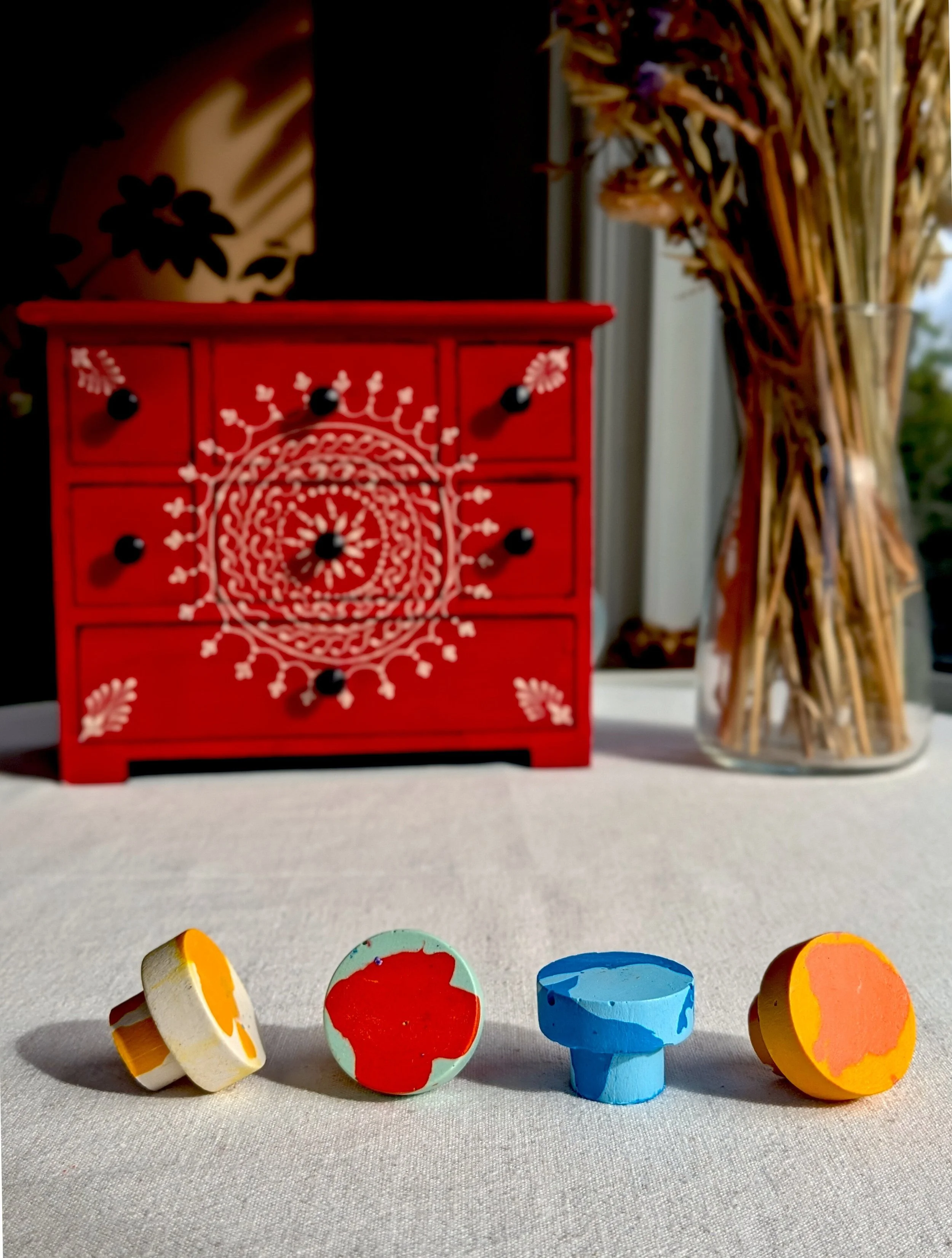 Splatter Pattern Furniture Knob Handle Set Workshop using Jesmonite Eco Resin