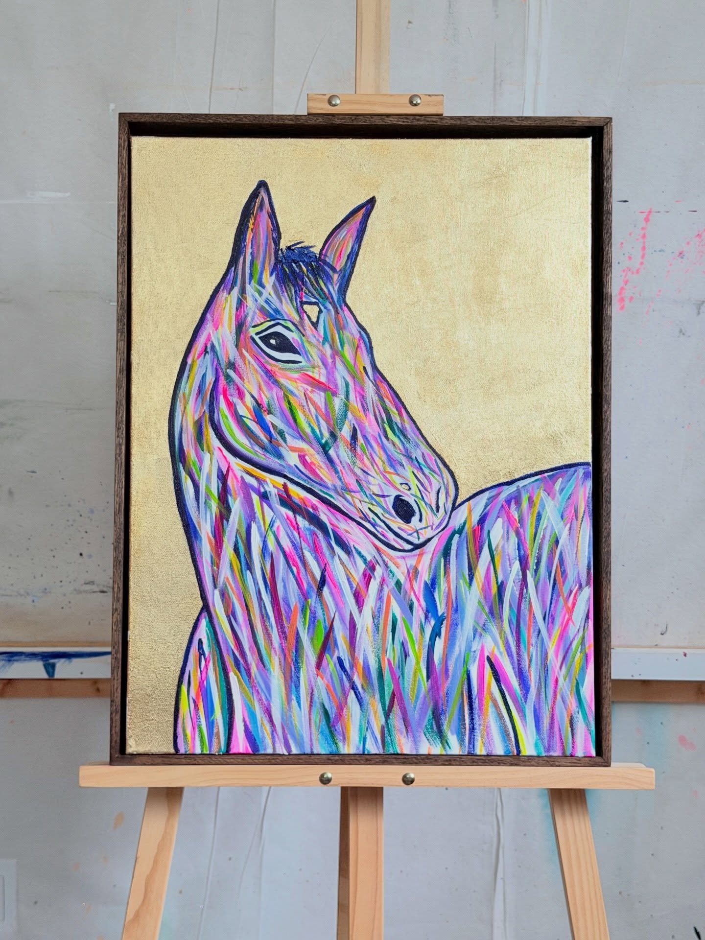 New art available! 
Ready for spring and to brighten up your walls? This piece does all of that and more. Featuring a majestic horse and gold leaf. Dark walnut stained floating frame is available. 

#horseart #availableart #montrealartist #goldleafar