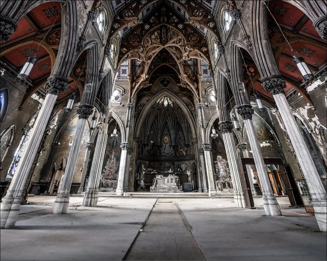 Symmetry in Photography: How to Find and Capture Balance