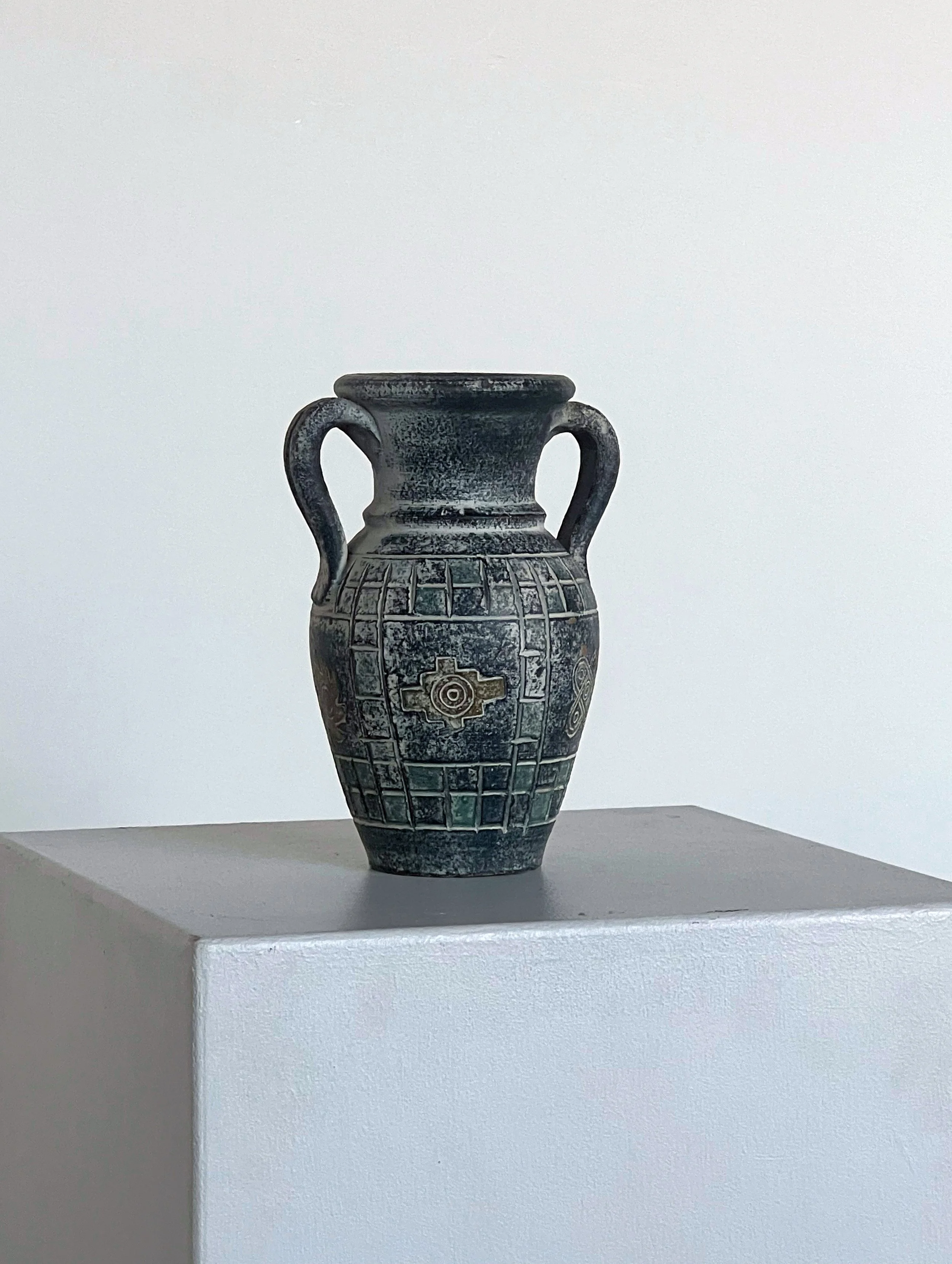 Amphora vase with icons