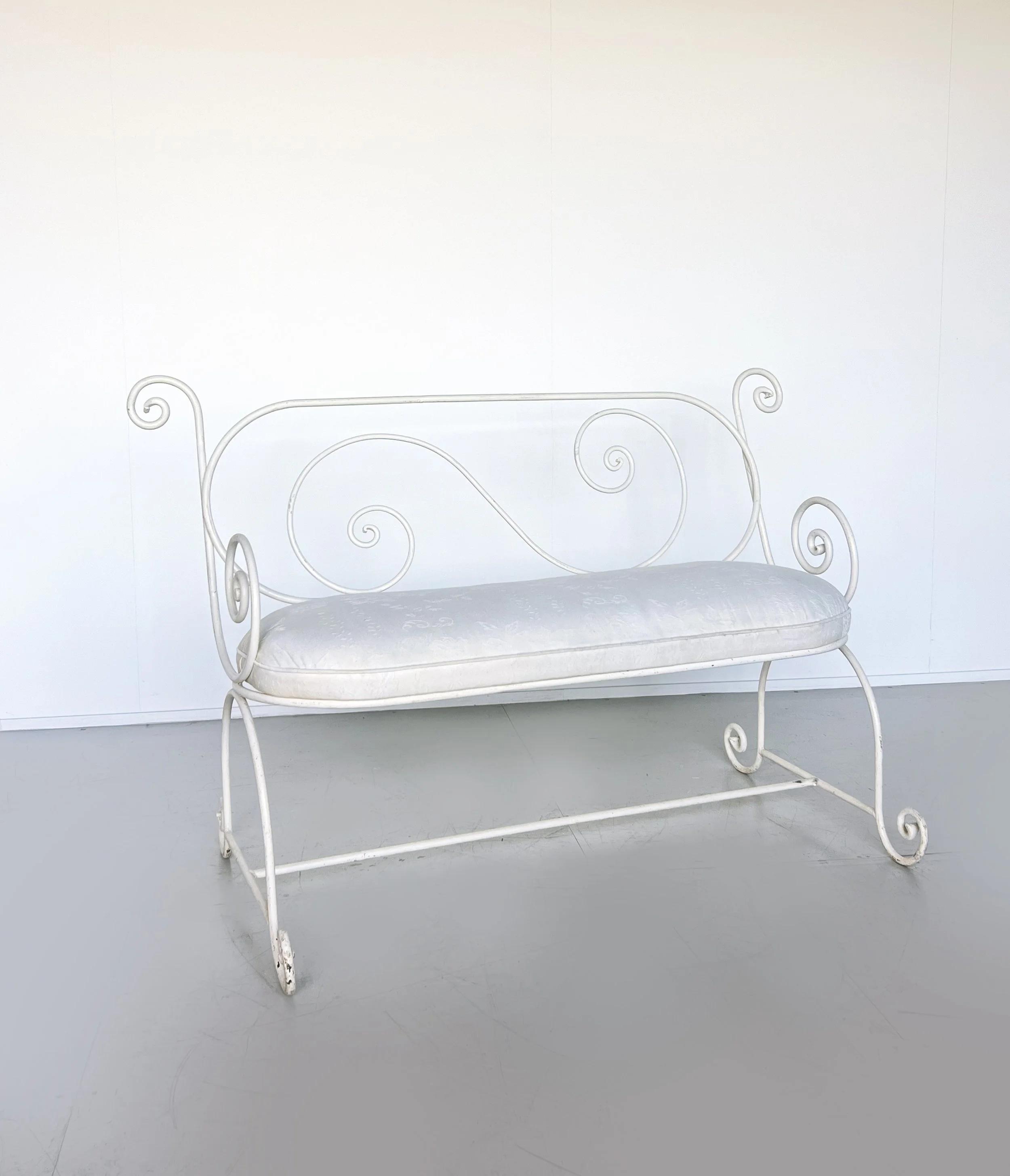 white bench1.jpg
