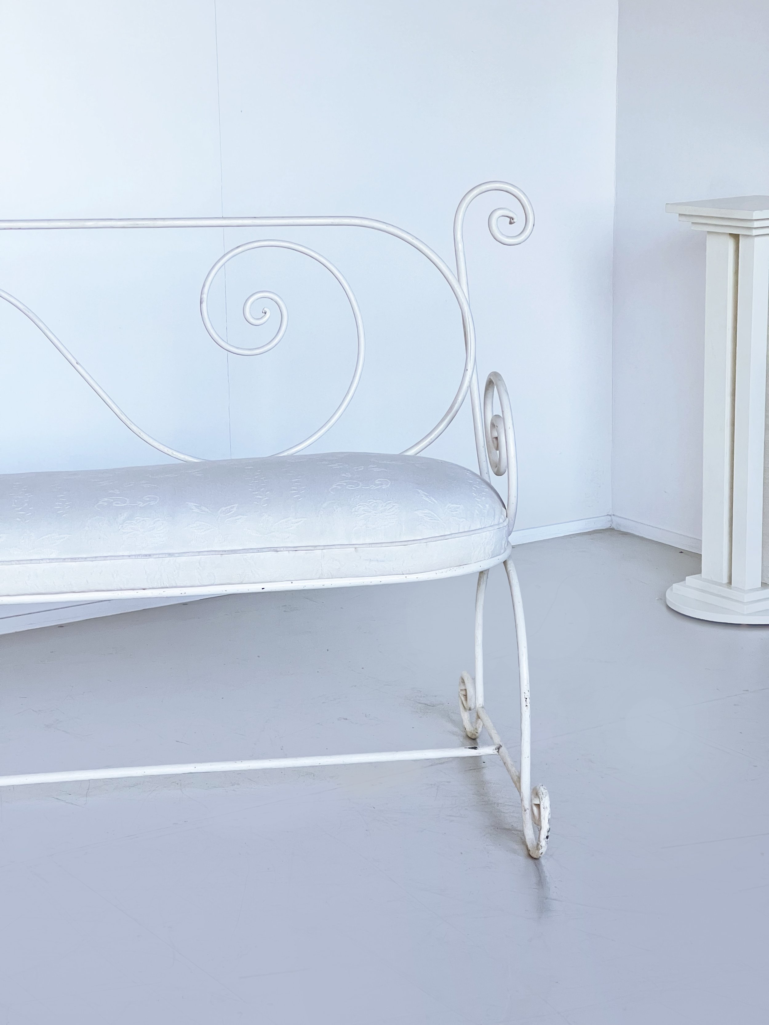 white bench3.jpg