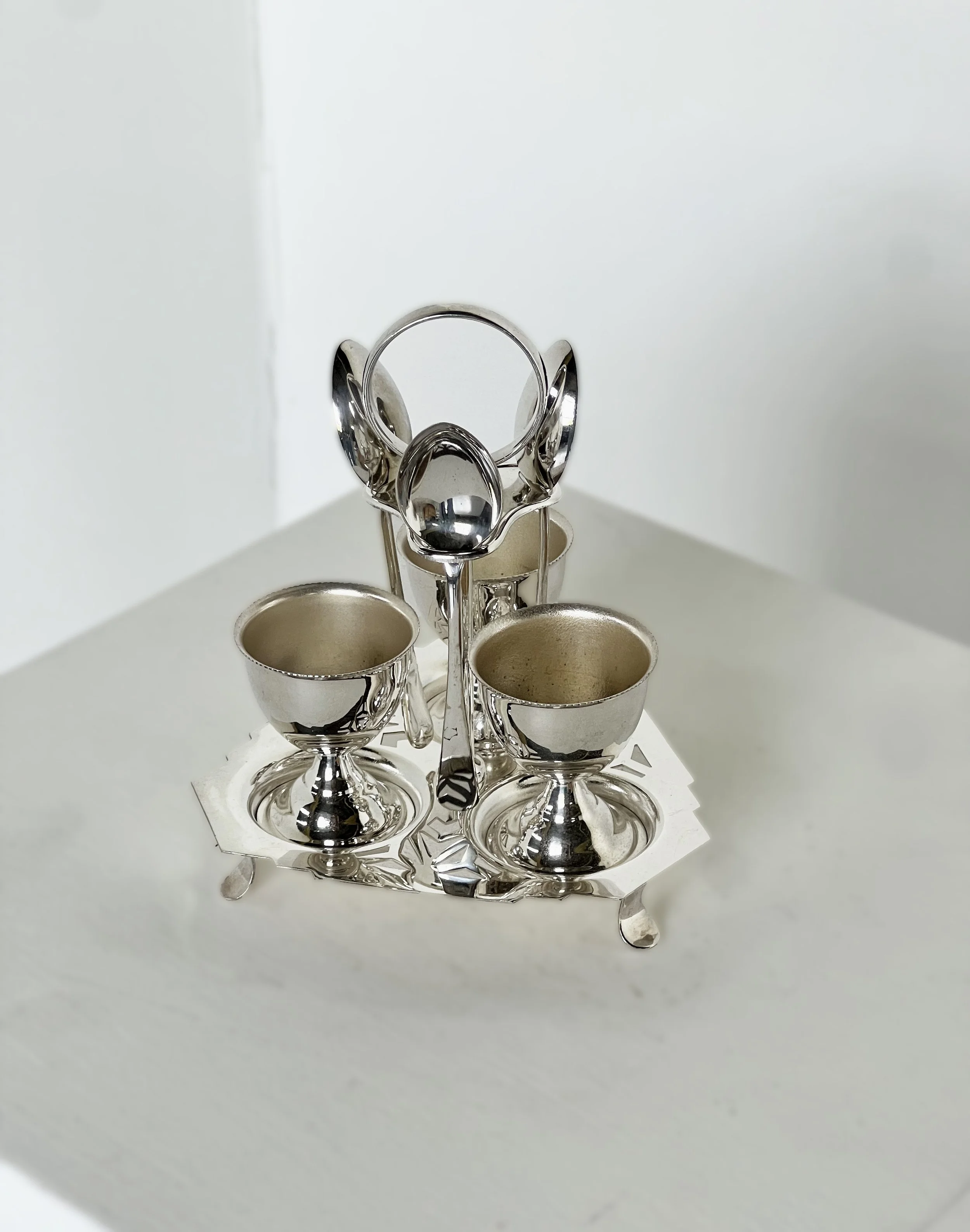 eggstand2.jpg