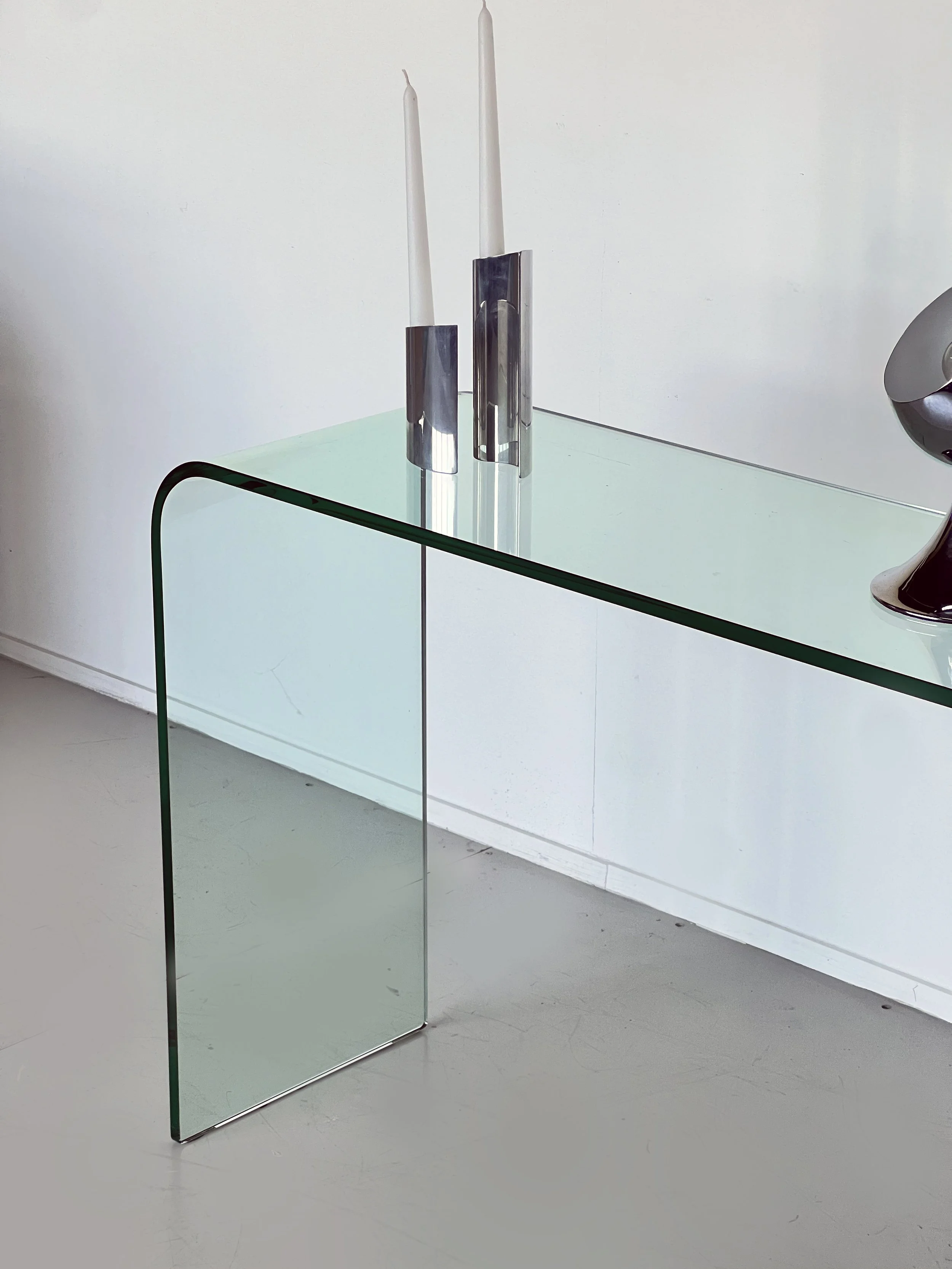Glassconsole3.jpg