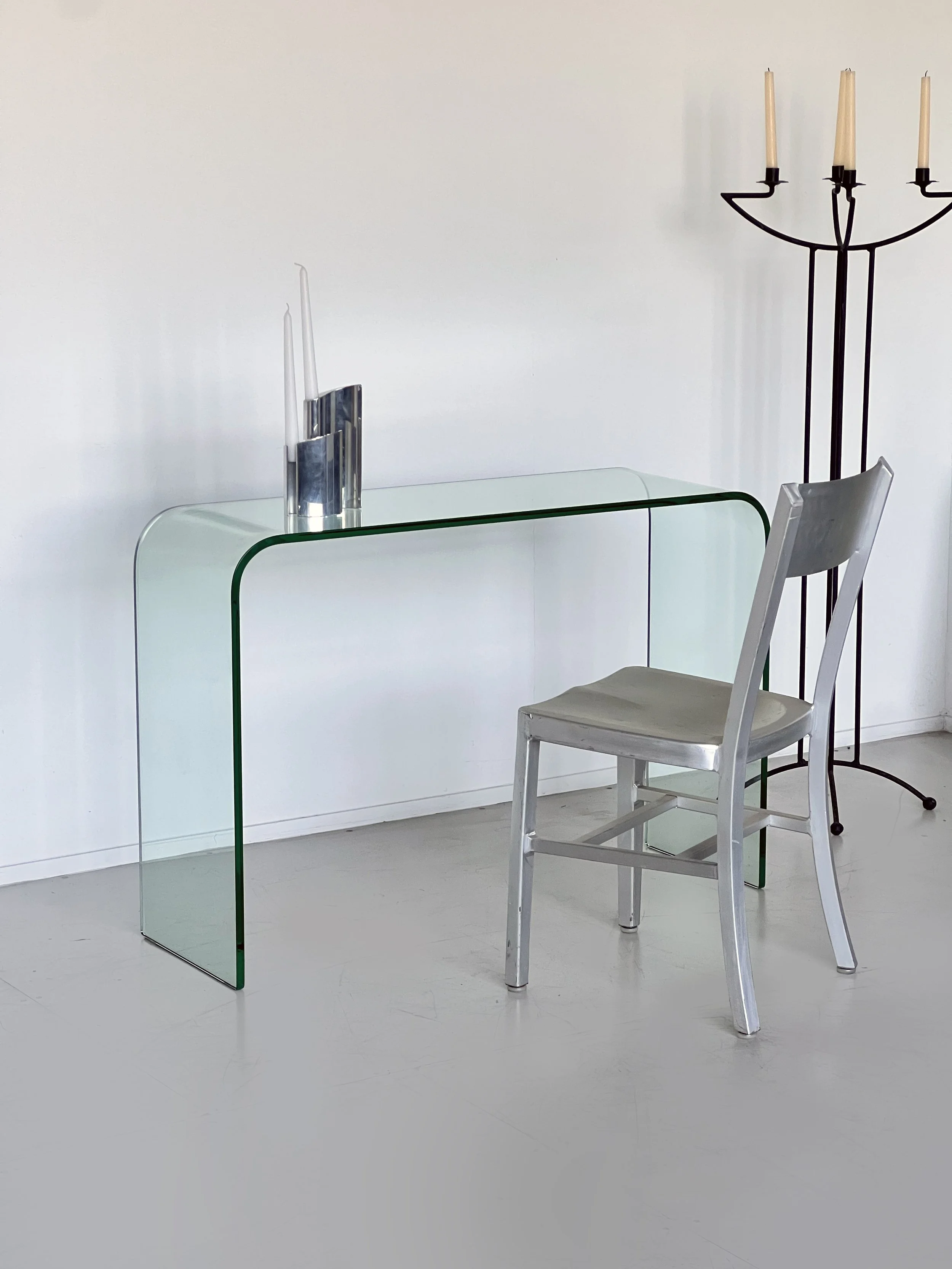 Glassconsole2.jpg