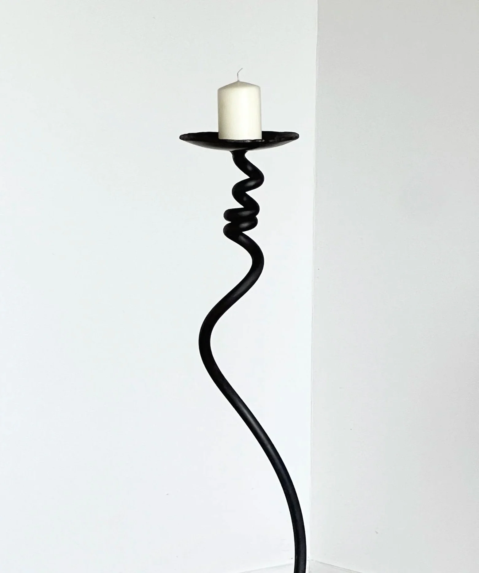 spiral+floor+calde+holder4.jpg