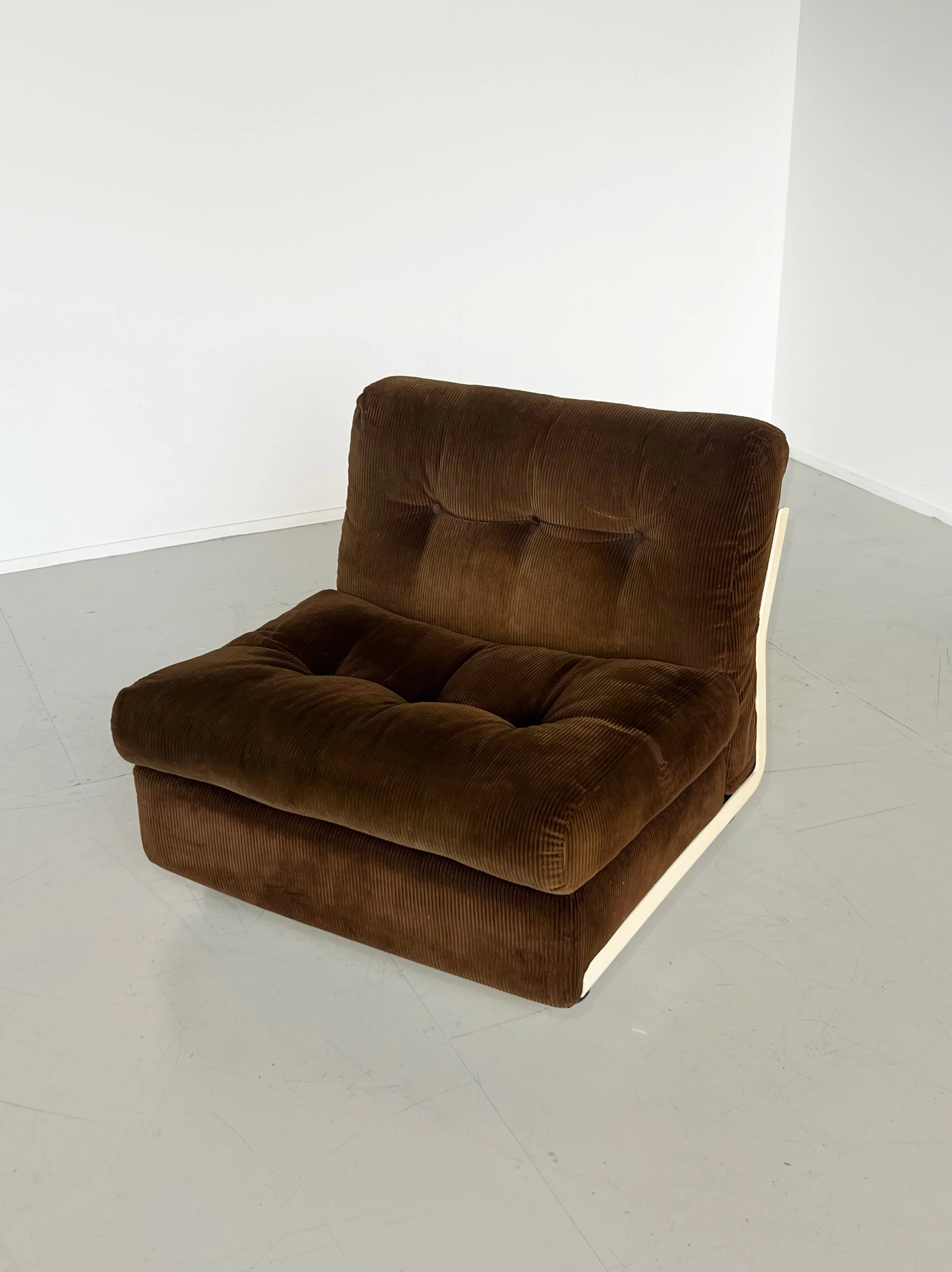 Amanta chair by Mario Bellini
