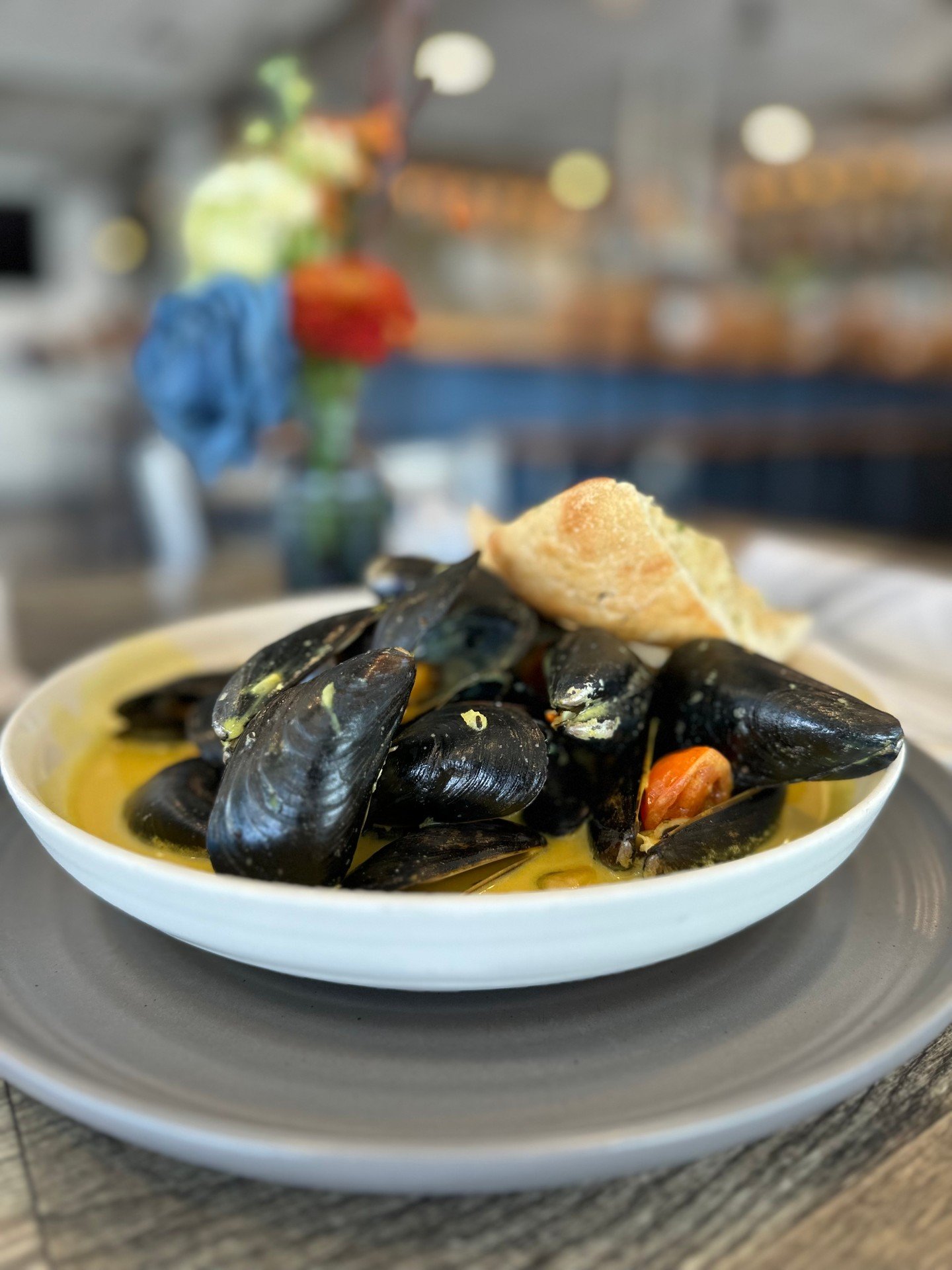🦪 Lunch plans? We've got something special waiting for you. Swing by The Landing in Marblehead and dig into a bowl of our savory mussels&mdash;steamed to perfection and bursting with flavor. Pair it with a waterfront view and a crisp glass of wine f