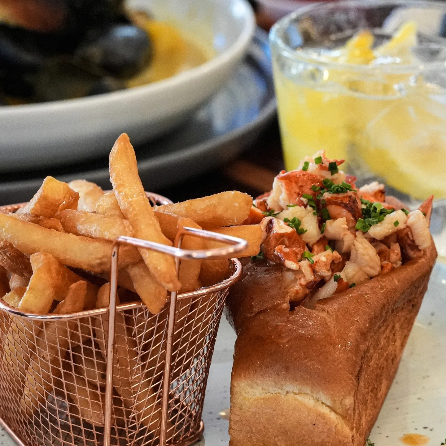 Warm, buttery, and ready for you.

Stop in The Landing for lunch today in Marblehead and enjoy beautiful harbor views and the freshest seafood dishes on the North Shore.