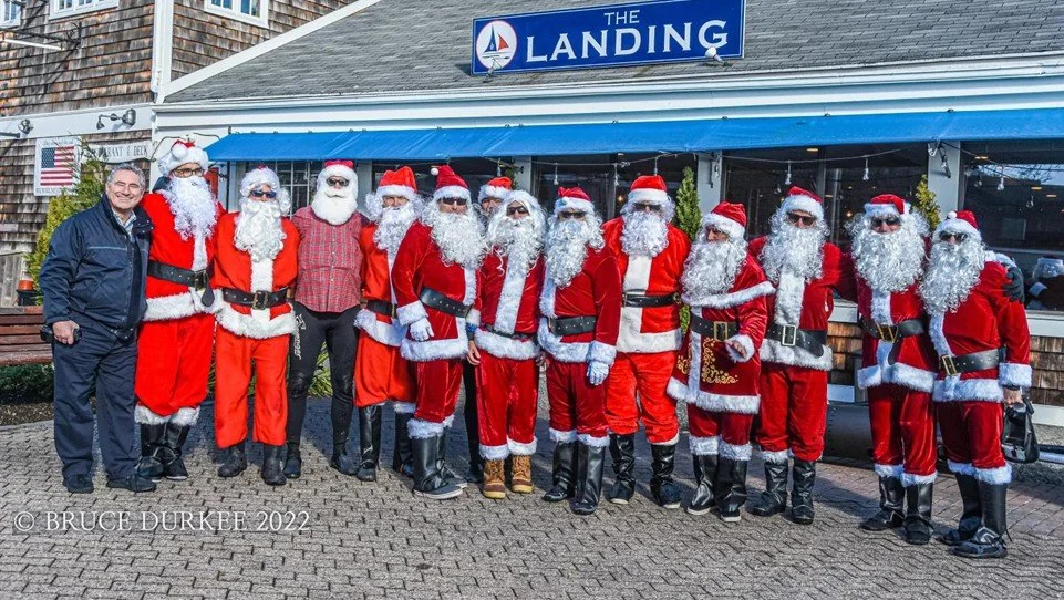 Join us this today for a festive event that gives back to our community. The Landing, Discover Marblehead, and the Paddling Santas are teaming up for a cheerful FUNdraiser benefiting the Marblehead Food Pantry&mdash;and we&rsquo;d love for you to be 