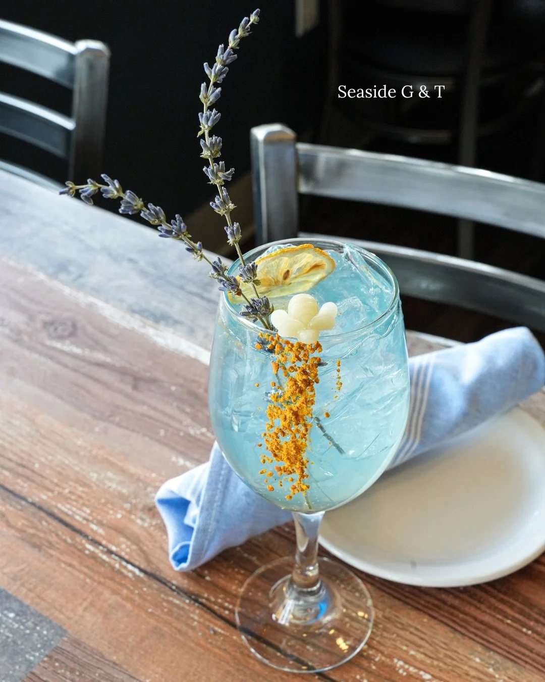 Friday cocktails are activated at The Landing 🥃