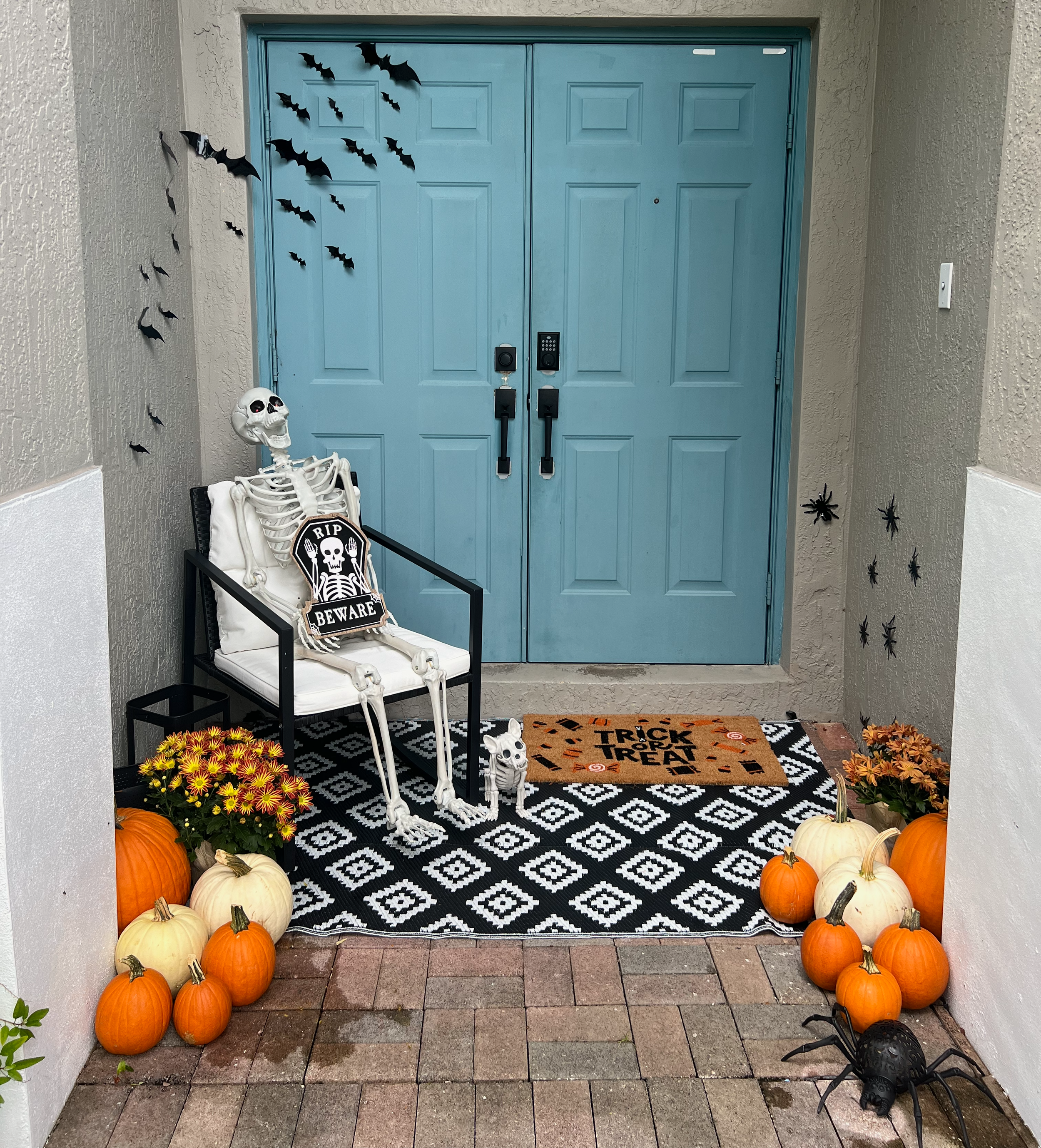 halloween front porch deco