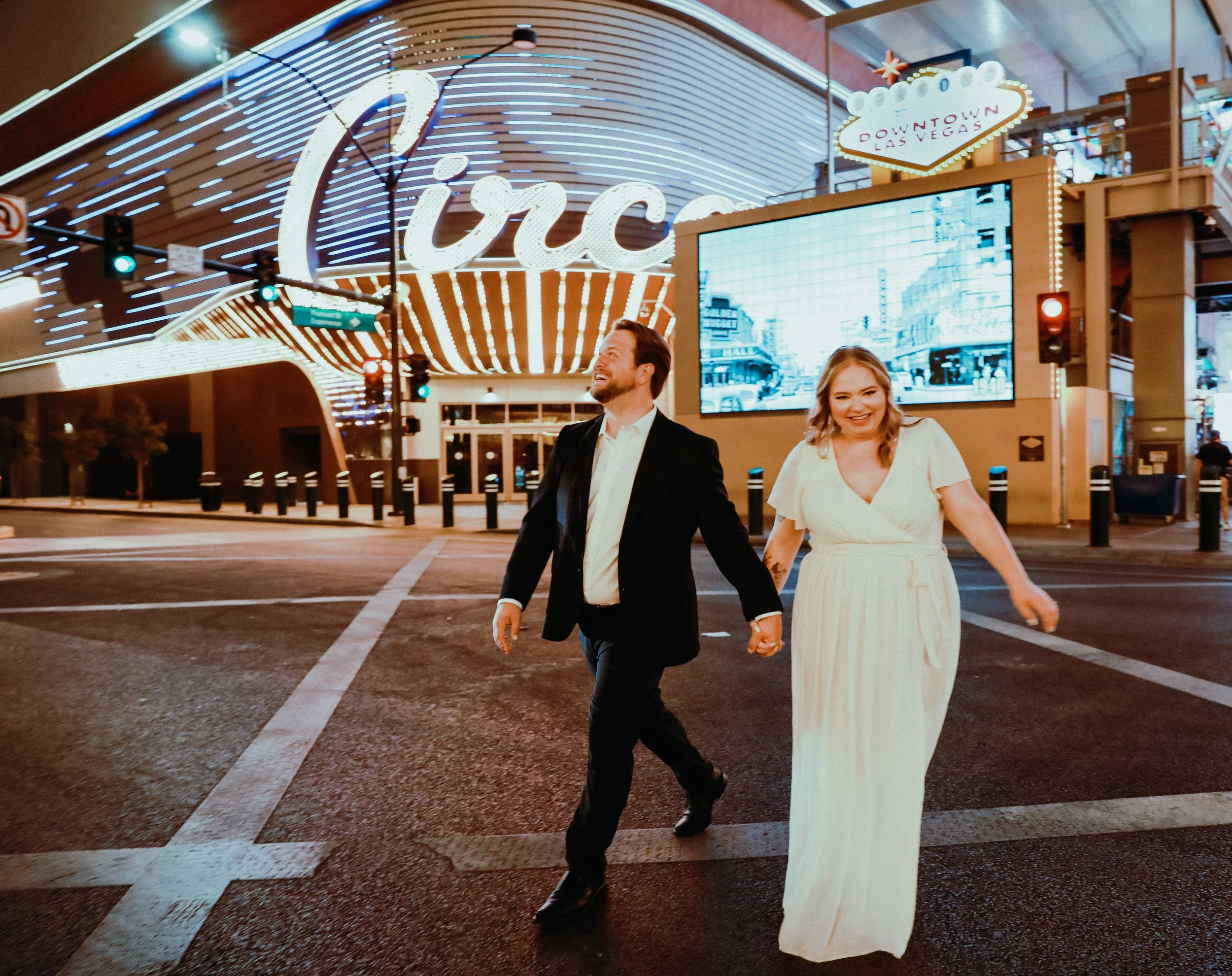 las-vegas-elopement-photographer1EB28107-36D5-437A-A810-379182D540FF.jpg