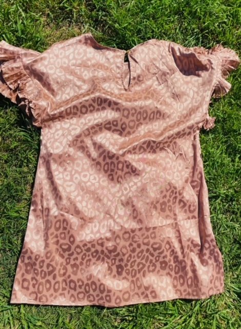 gold animal back.jpeg