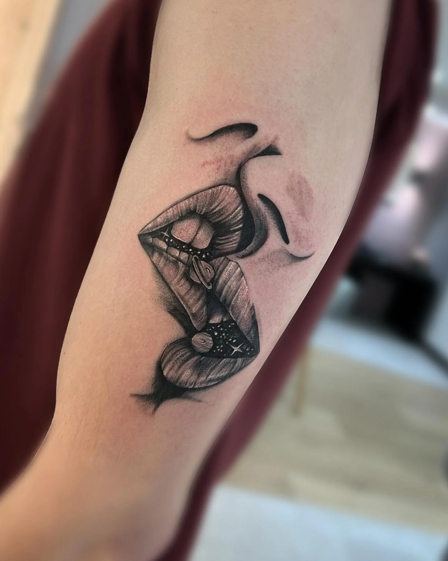 🙌🏼
#blackandgrey #blackandgreytattoo #blackwork #blackworktattoo #colortattoo #dotwork #dotworktattoo #floraltattoo #geometrictattoo #ink #inked #inkedup #linework #lineworktattoo #mandalatattoo #tattoo #tattooart #tattooartist #tattoodesign #tatt