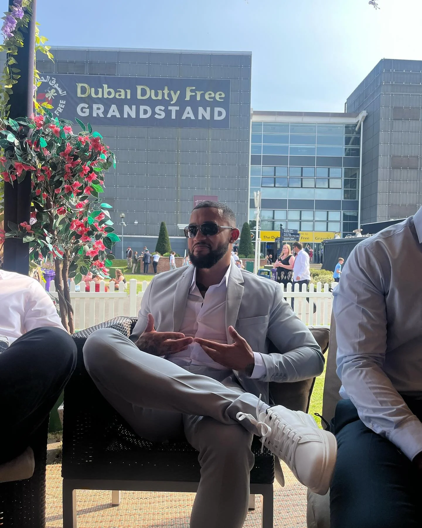 A change from the standard shorts socks and sliders attire 🍷
#tattoo #tattooartist #adayinthelife #worklifebalance #TattooArtist #TattooLife #TattooCommunity #InkedAndClassy #TattooCulture #ArtistInStyle #HorseRacingFashion #SuitStyle #RacingEventV