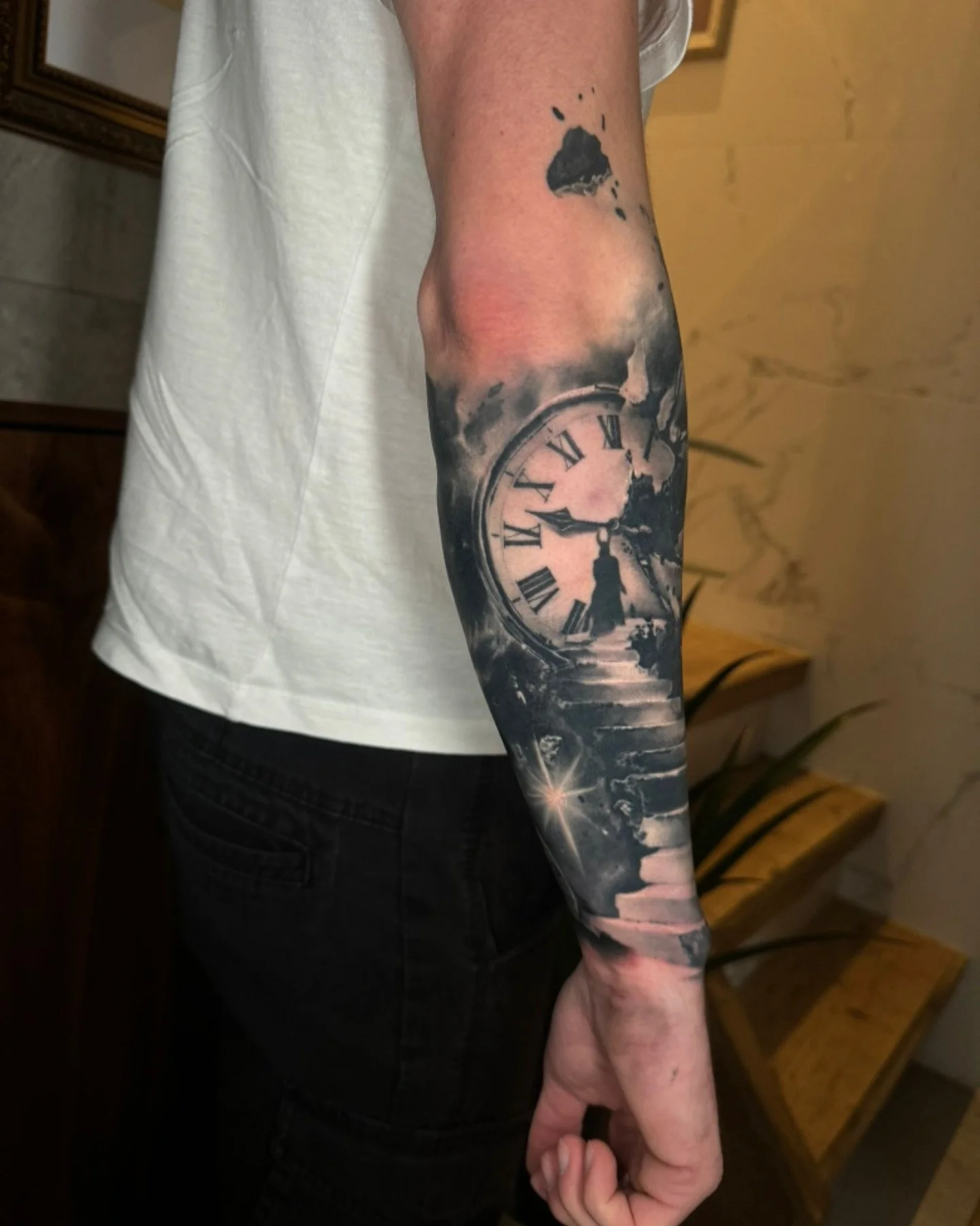 Stairway to heaven by @_katiejtattoo_ ✨💖

#stairwaytattoo #tattoorealism #realismtattoo #blackandgreytattoo