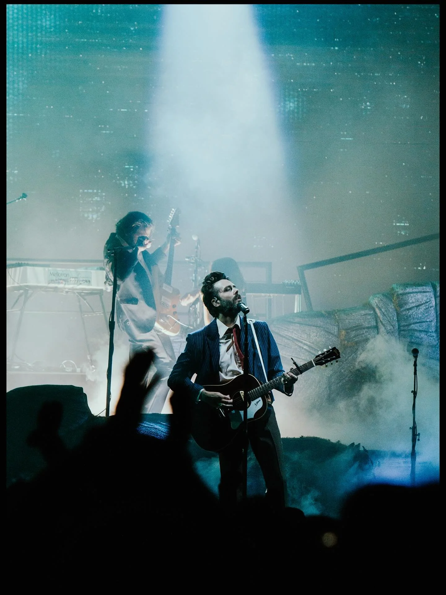 A few more @lordhuron shots from their first night at @thepinnaclenashville 🌟  I adore this band so much, not only for their incredible music, but for their insane visuals that work together with the music to transport the viewer into their world. S