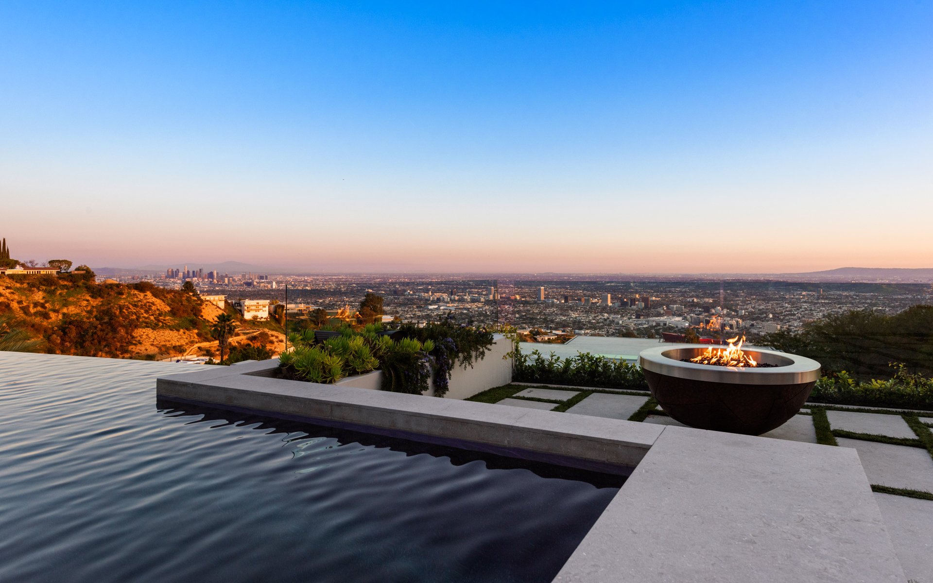 9305Nightingale-mls-49.jpg