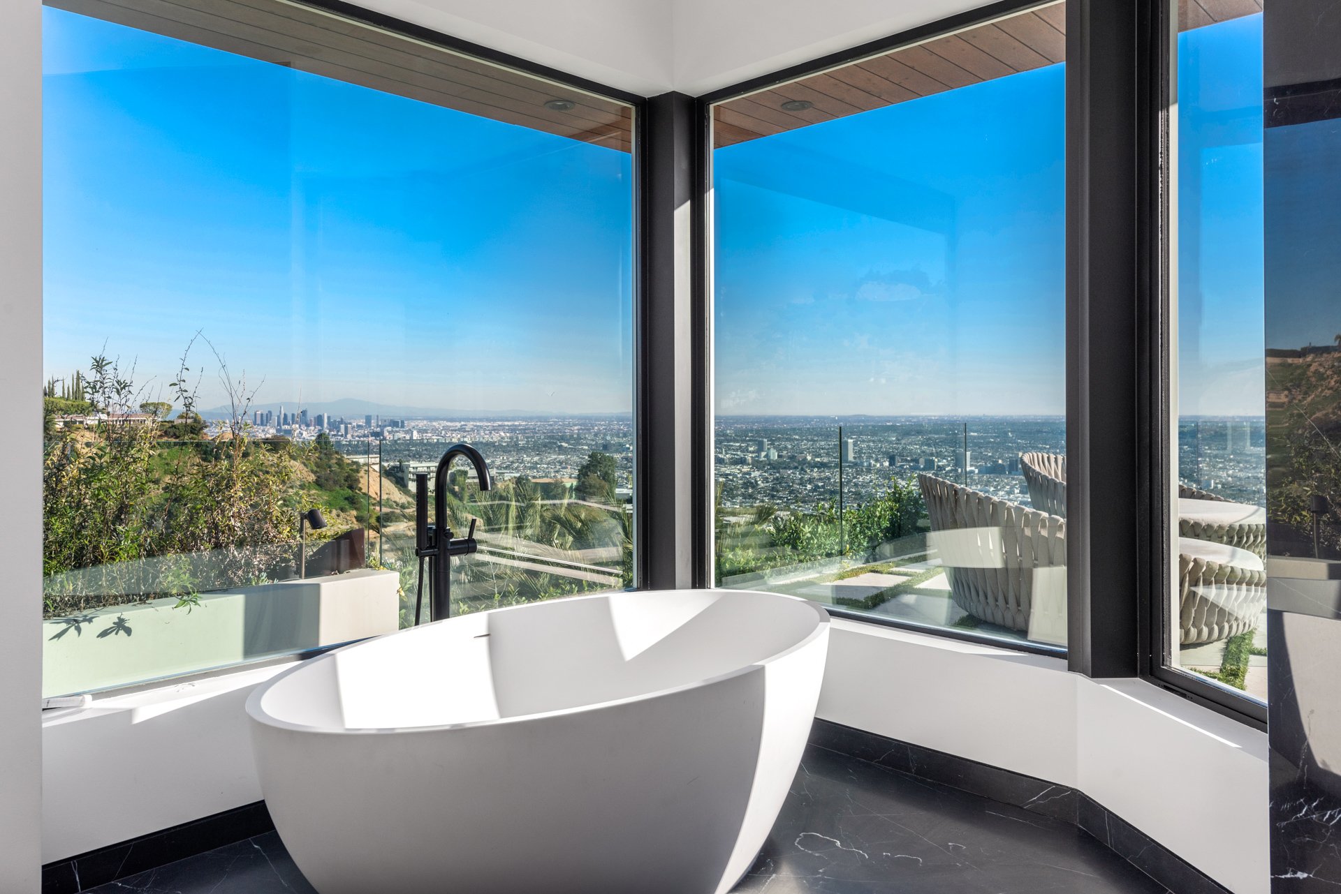9305Nightingale-mls-58.jpg