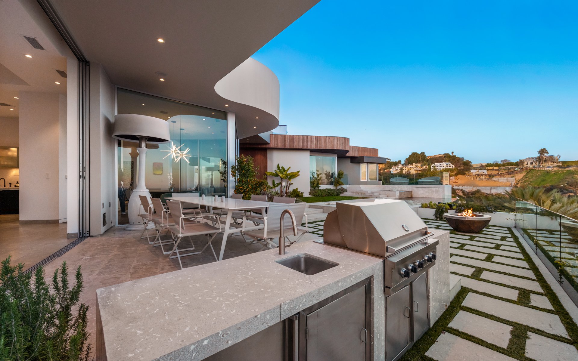 9305Nightingale-mls-46.jpg