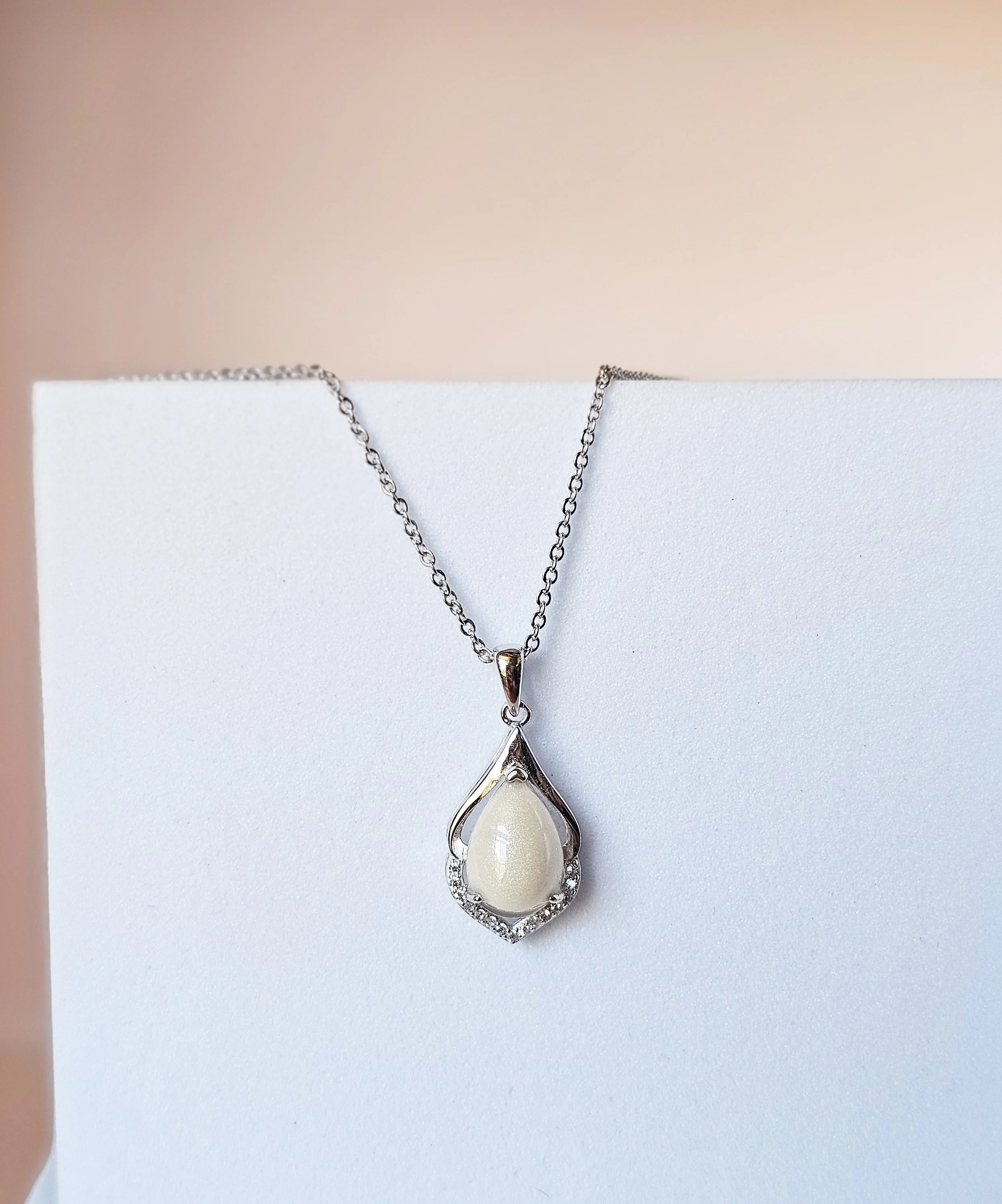 Elegant Milkdrop Necklace