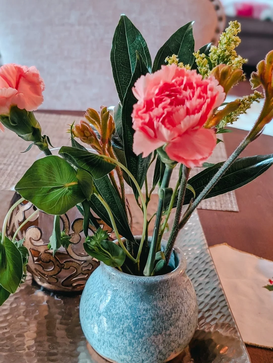 🐣 For my baby shower (almost 2 years ago now 🙀) my mom made like 40 bud vases to give out as favors/thank you gifts. 

🌸 People still send me pictures of their flowers in theirs and it's one of my favorite texts to get. 

Like people say about the