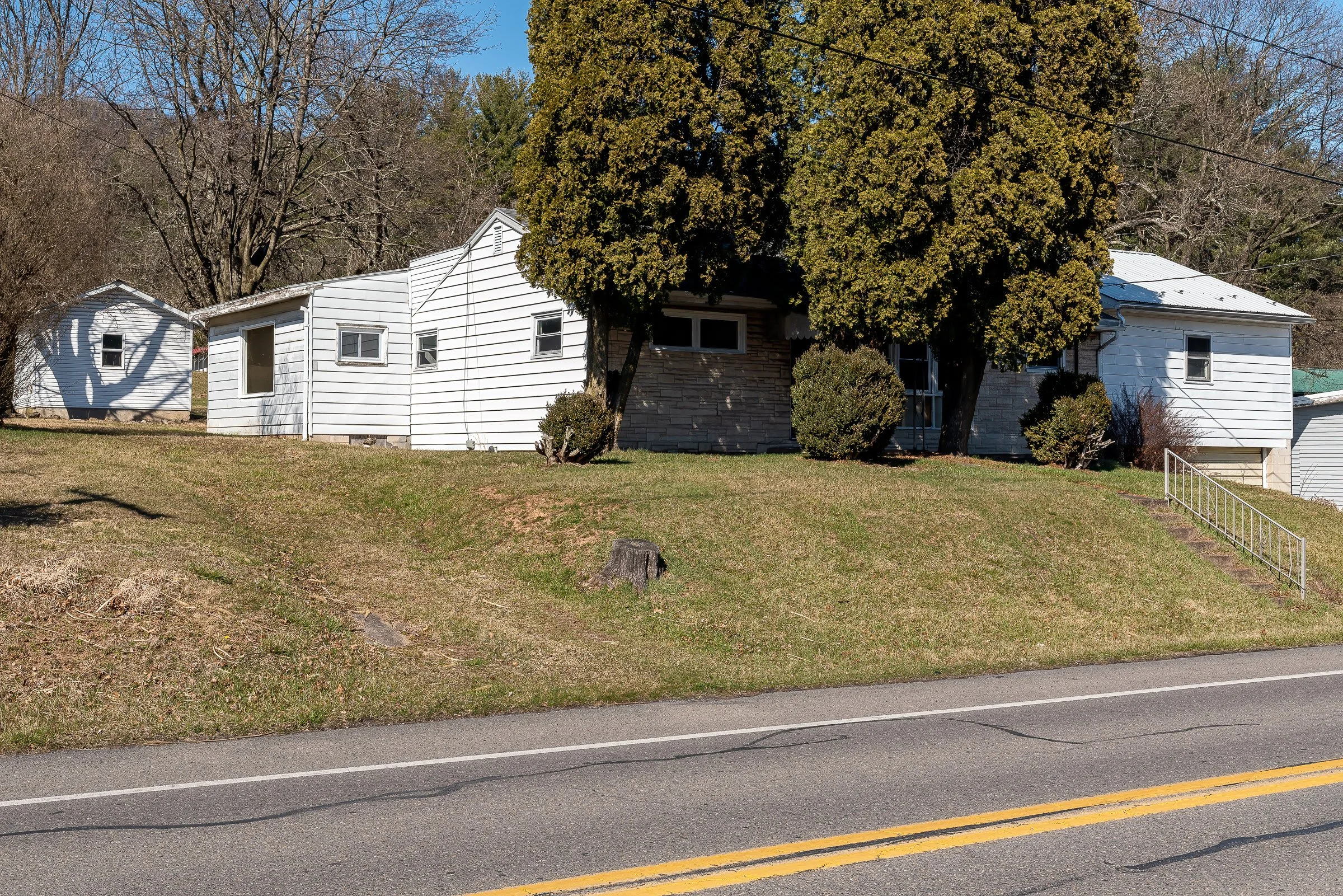 720-722 Pottsville St, Lykens-0-Exteriors-3.jpg