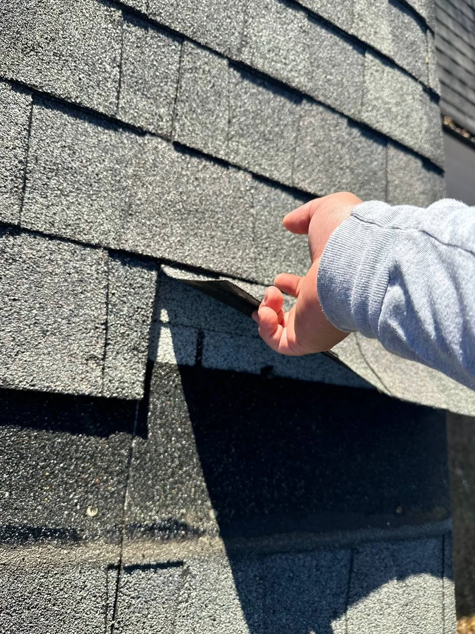 First Choice Constructors S&B LLC offer roof inspections.