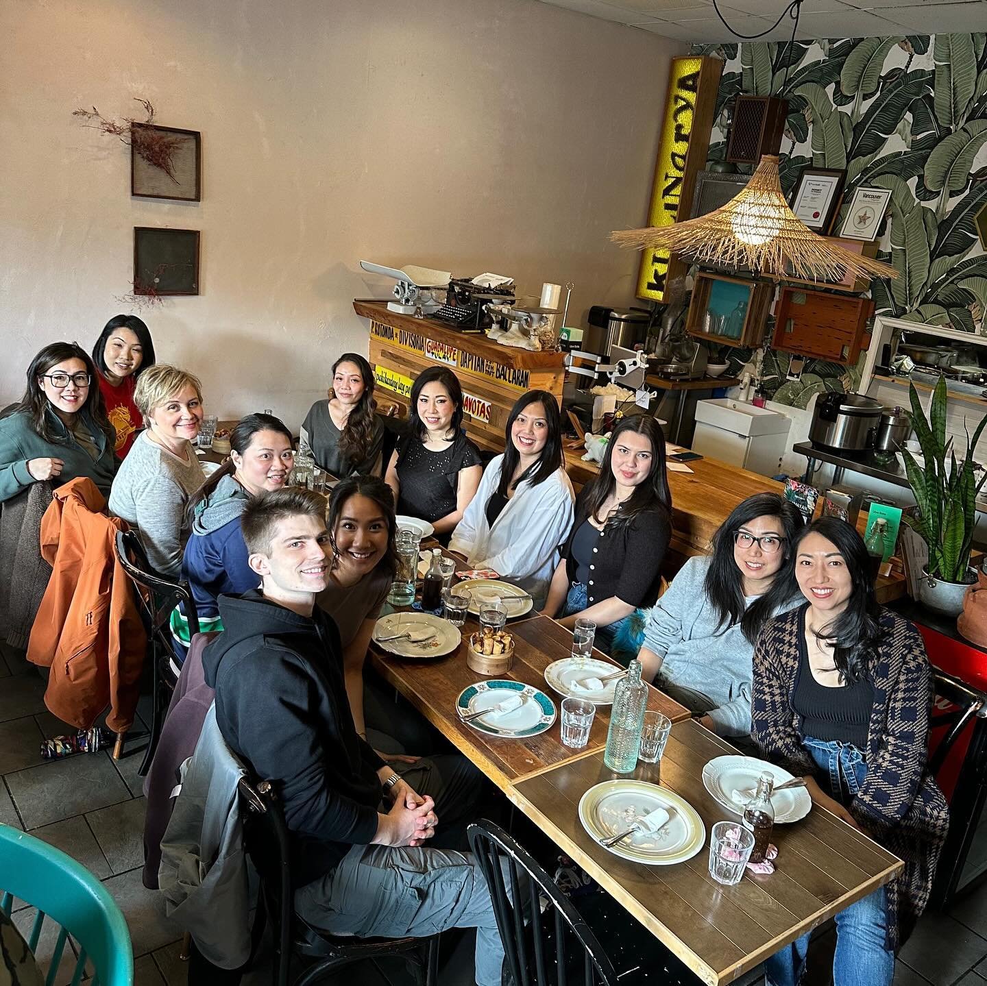 Delicious eats at @kulinaryafilipinoeatery in Coquitlam for our @bcdumplingfest committee kicks off dinner! Thankful for this amazing group of people who are dedicating their time into helping plan this event! 

#bcdumplingfest #asianartsandcultureso