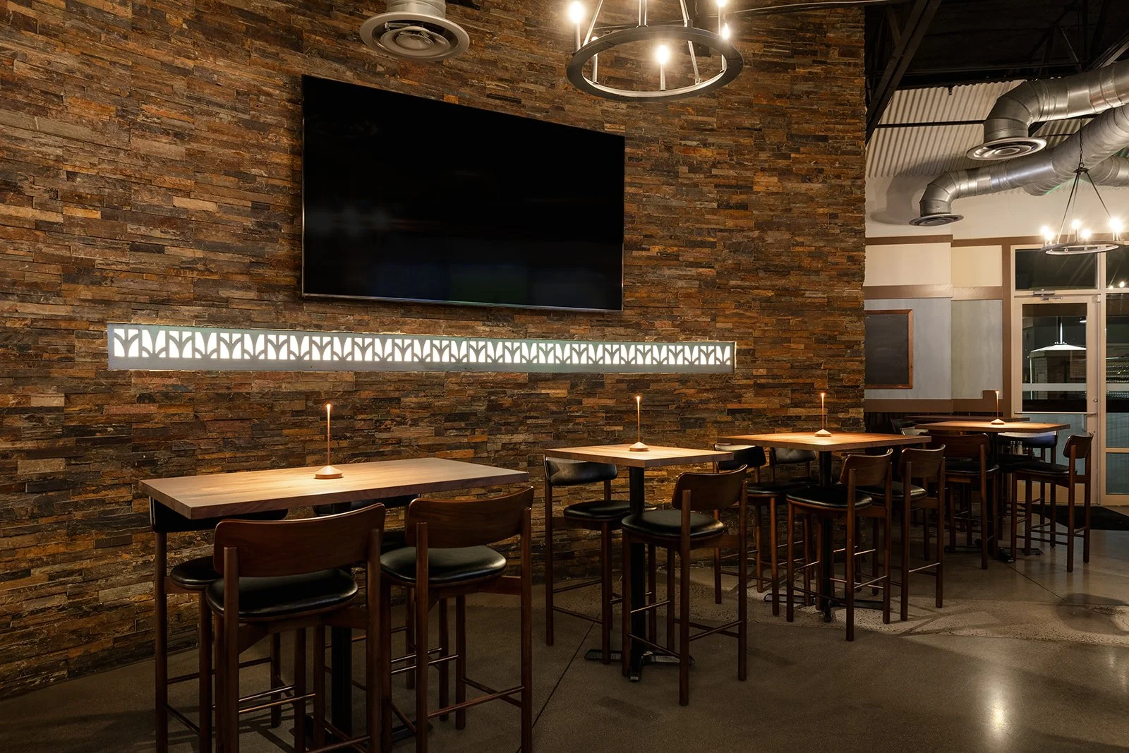 old-blinking-restaurant-and-bar-design-colorado-shike-design.jpg