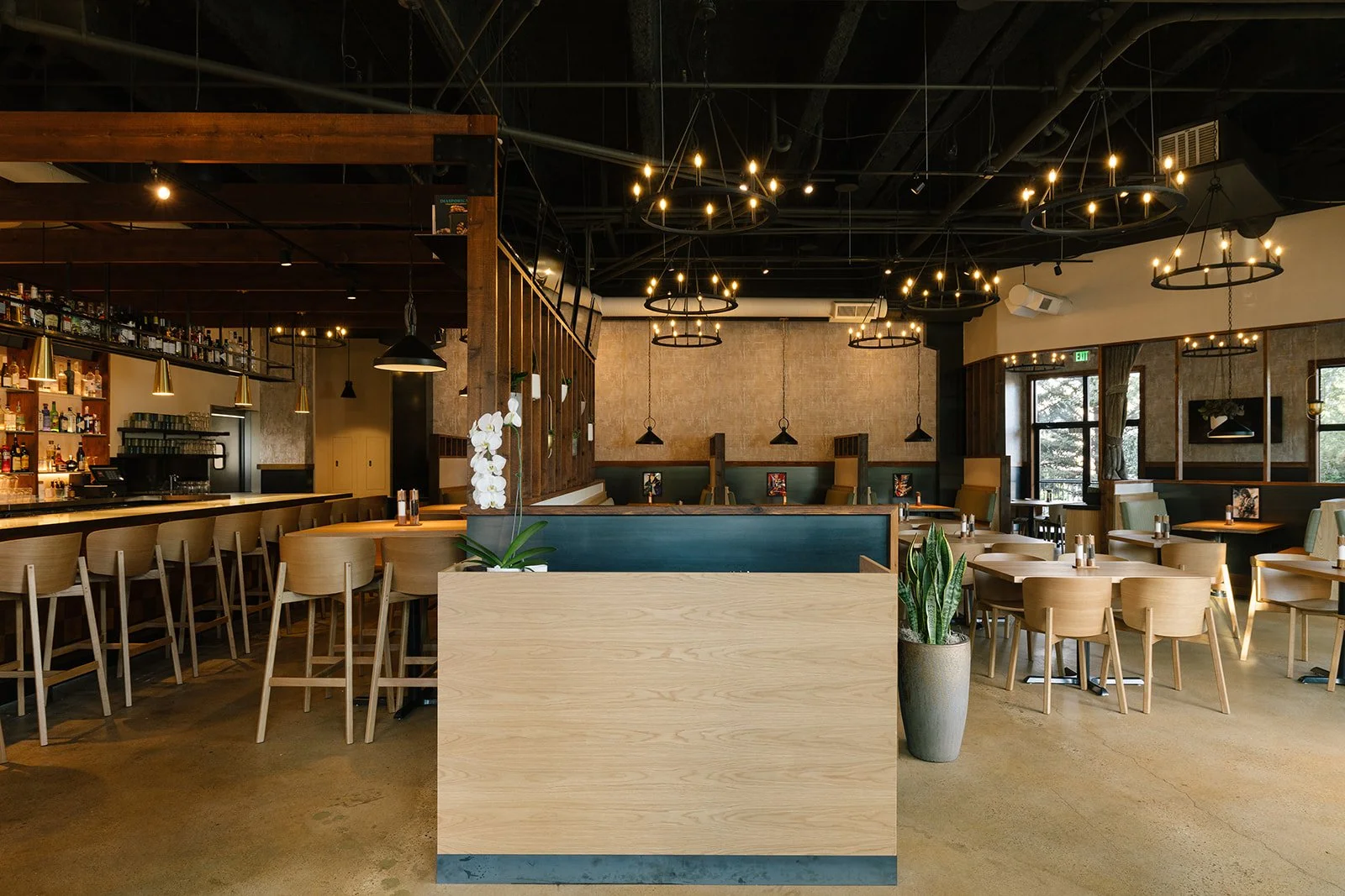 caya-restaurant-interior-shike-design-edwards-colorado.jpg