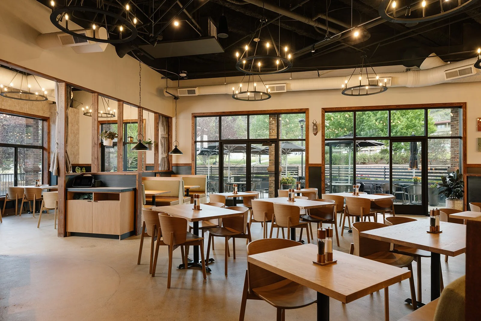 caya-restaurant-private-dining-room-shike-design.jpg