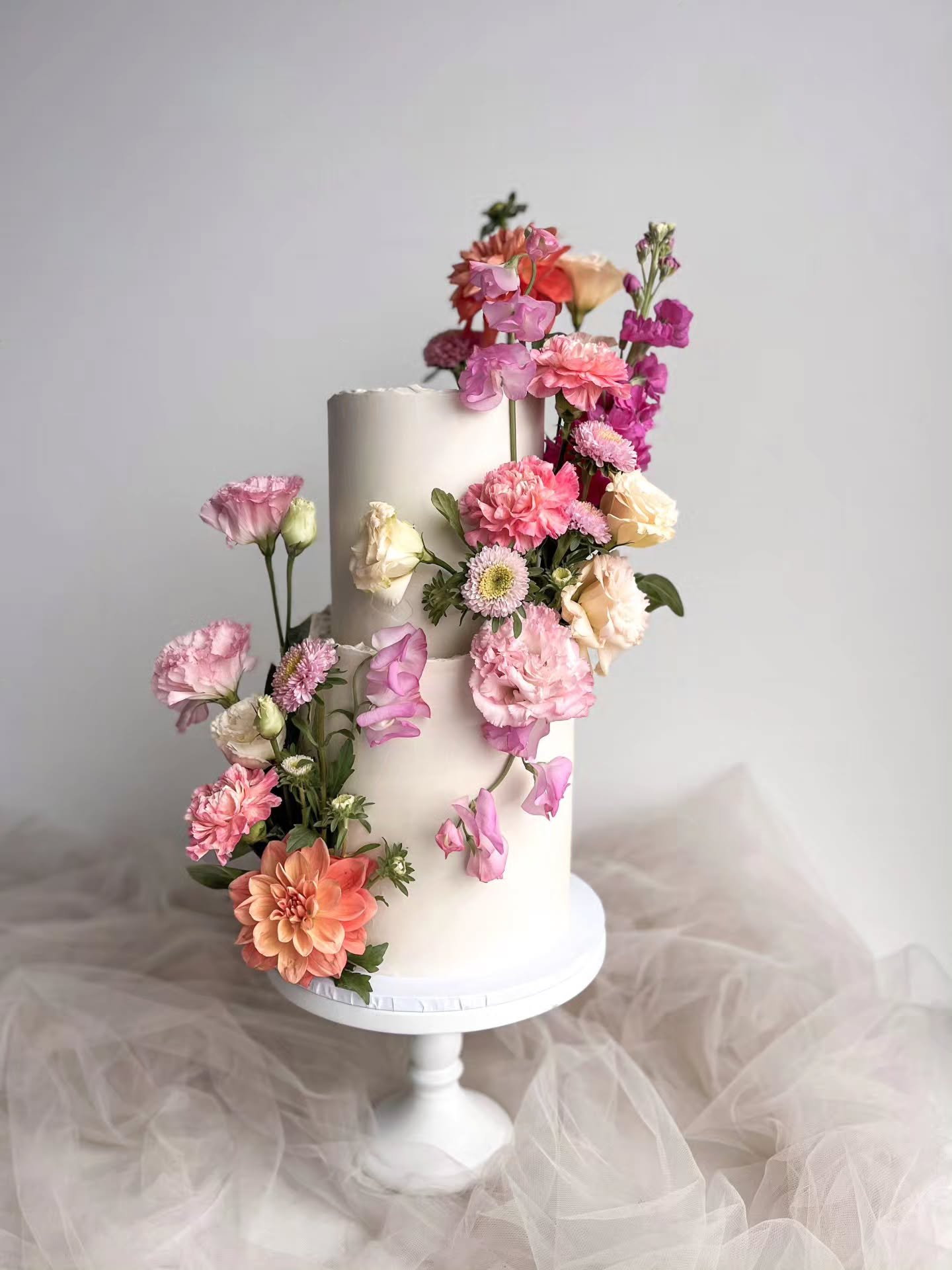 Hello Instagram Fam... Please read 🤍

As my (mostly unintended) Instagram hiatus continues, i just wanted to add a little reassureence that I&rsquo;m still here &mdash; working away behind the scenes, creating wedding cakes, celebration cakes, and D